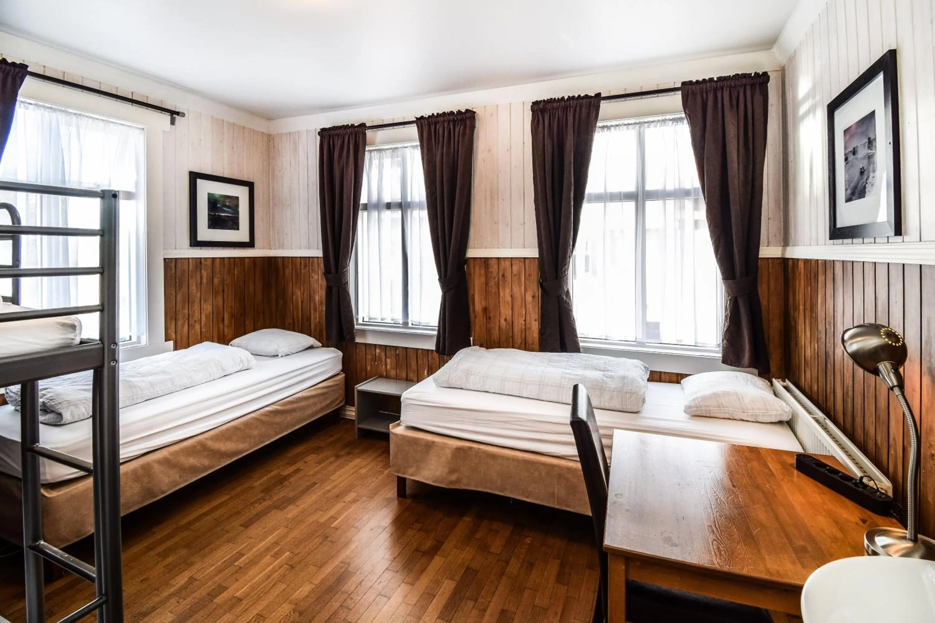 Family Room with Shared Bathroom in Guesthouse Aurora