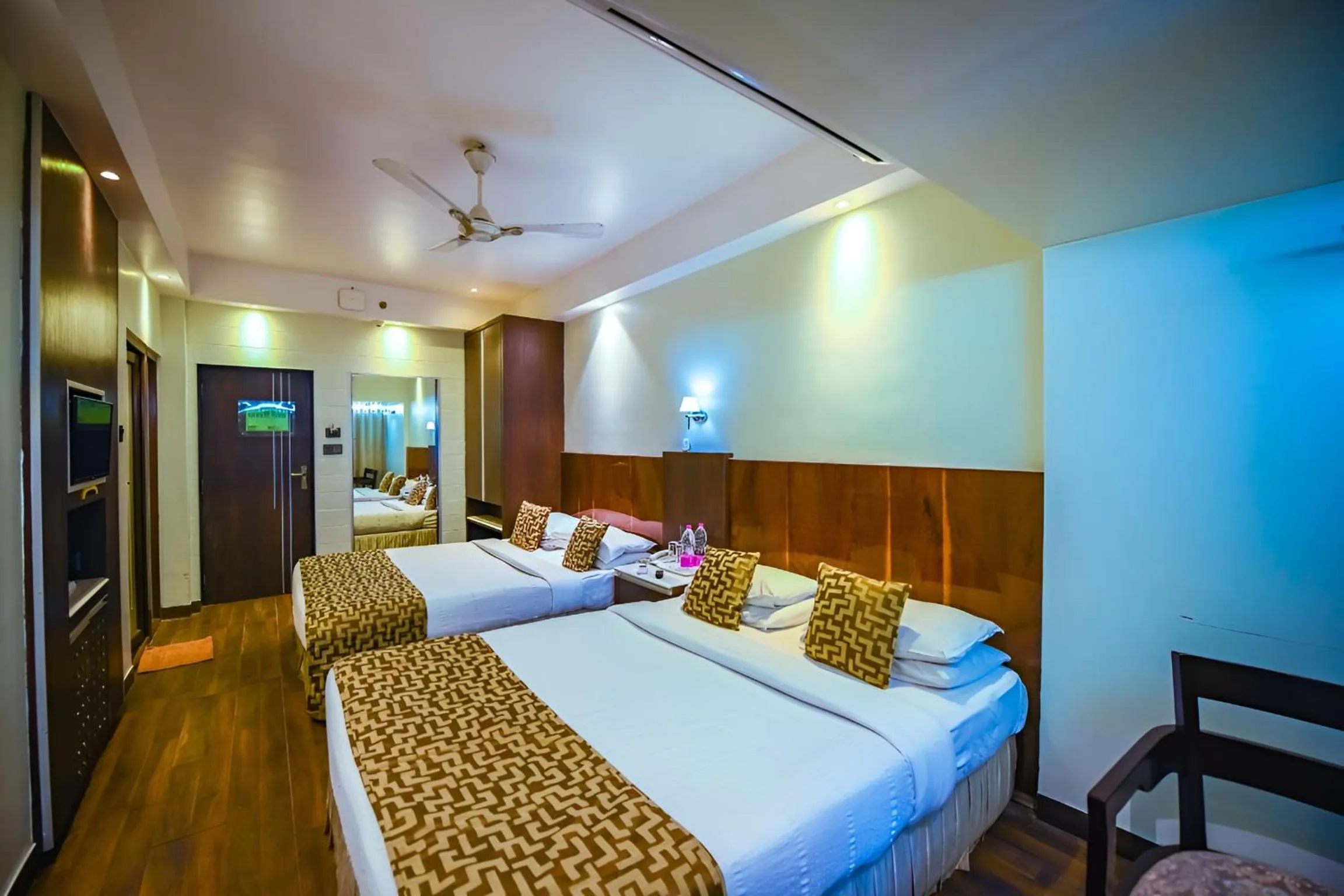 Family Room with Sea View (4 adults) in Hotel Holiday Resort