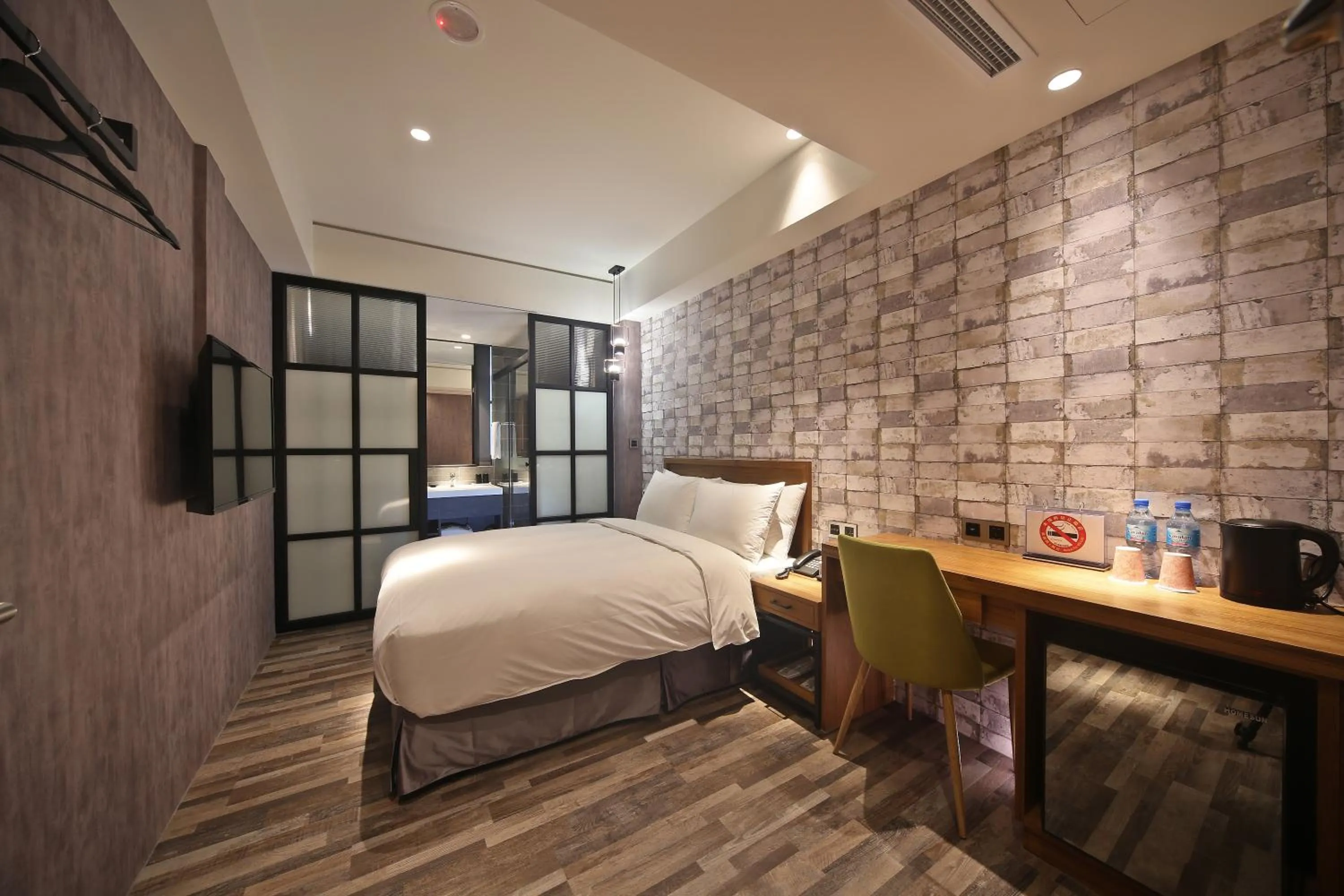 Standard Double Room in Fengjia Micro Hotel