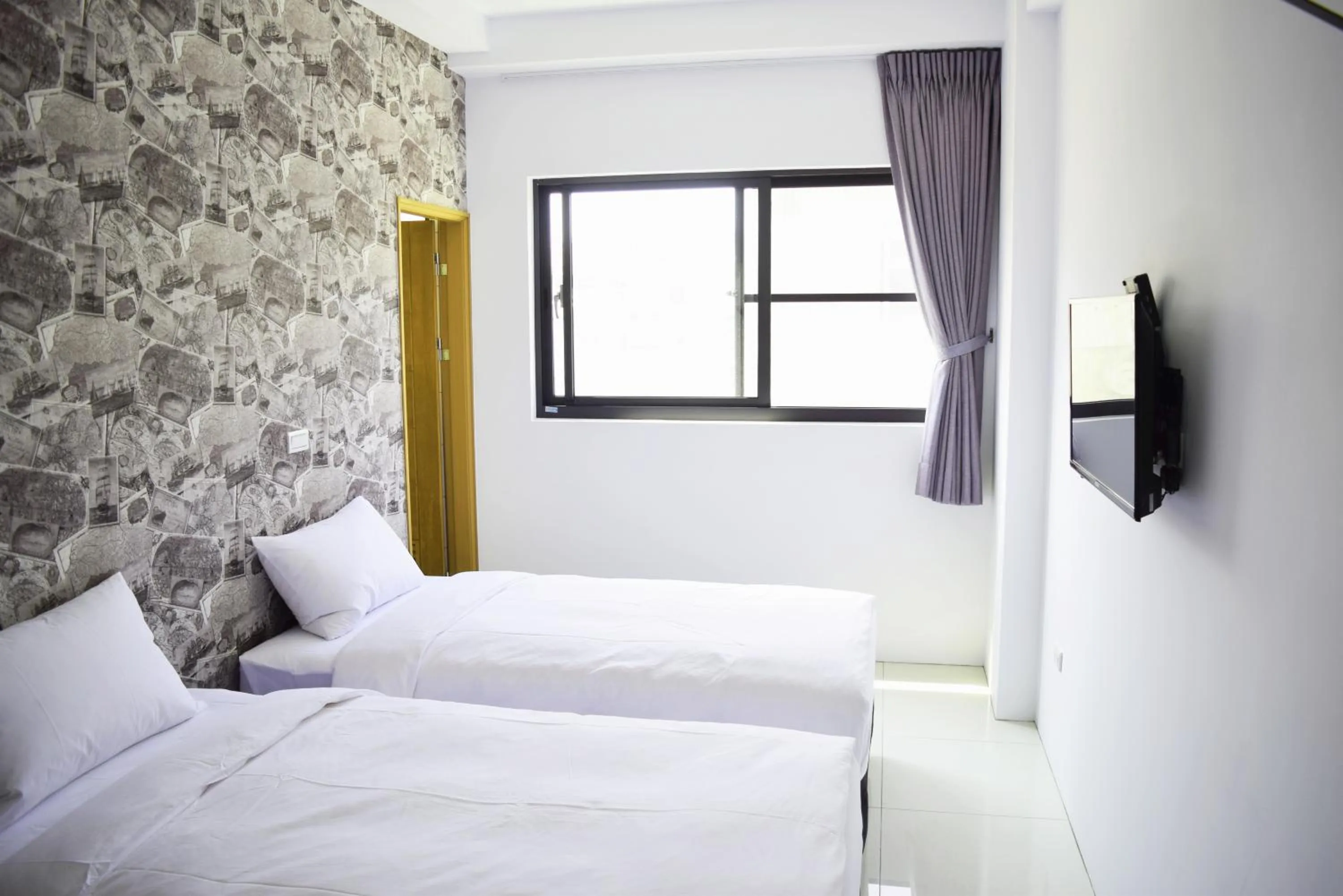 Standard Twin Room in 108 House Inn