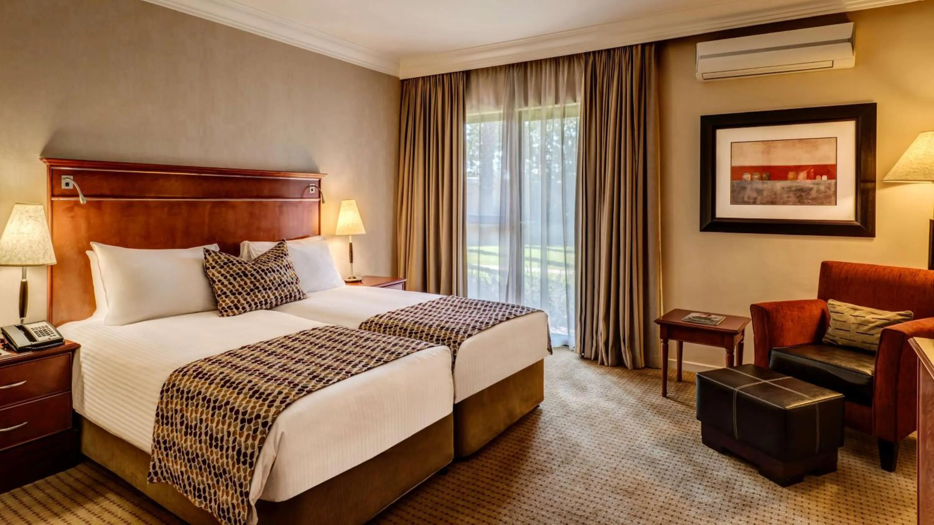 Standard Twin Non-Smoking in Southern Sun Katherine Street