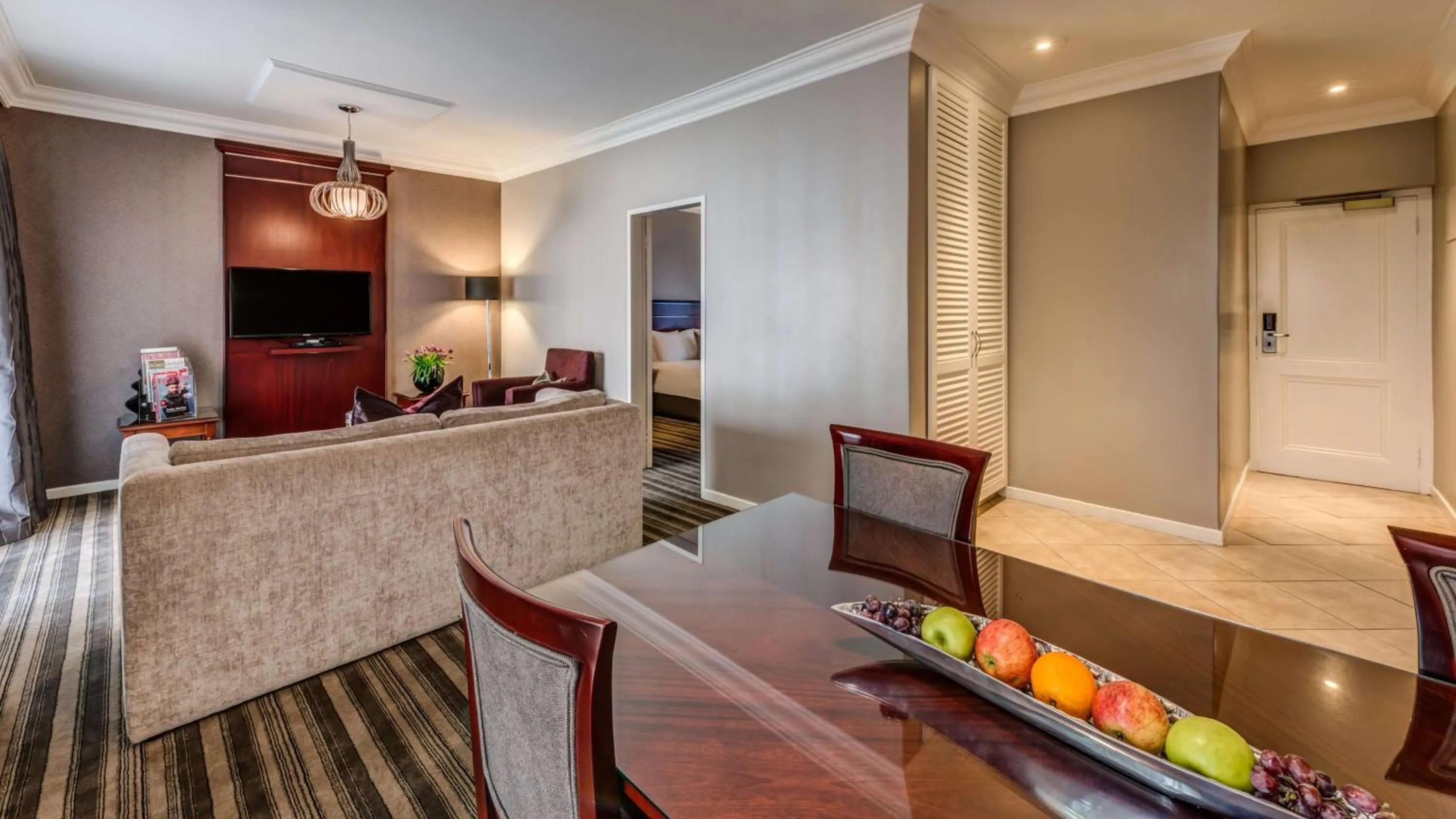 1 Bedroom Suite Twin Non-Smoking in Southern Sun Katherine Street