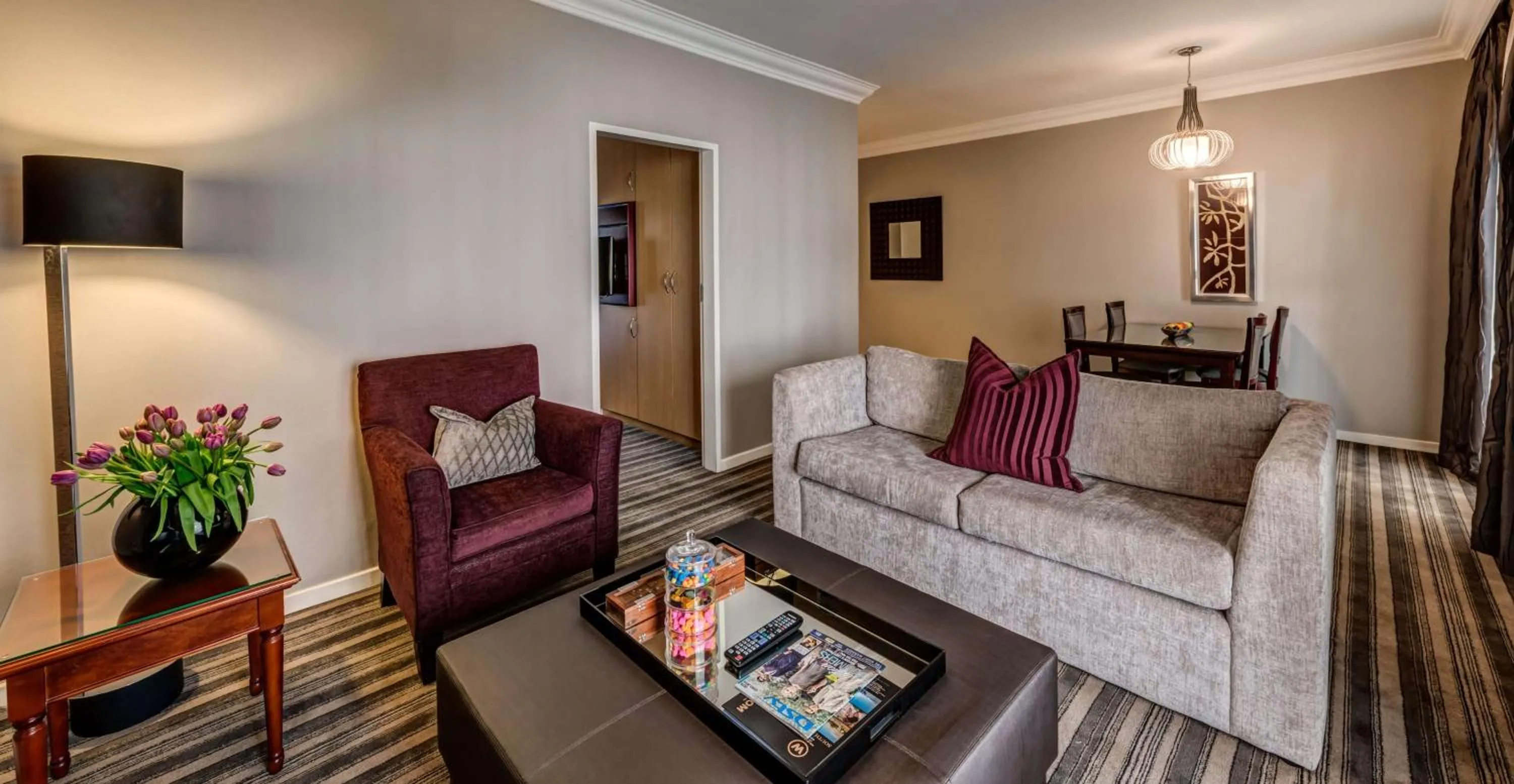 1 Bedroom Suite Queen Non-Smoking in Southern Sun Katherine Street