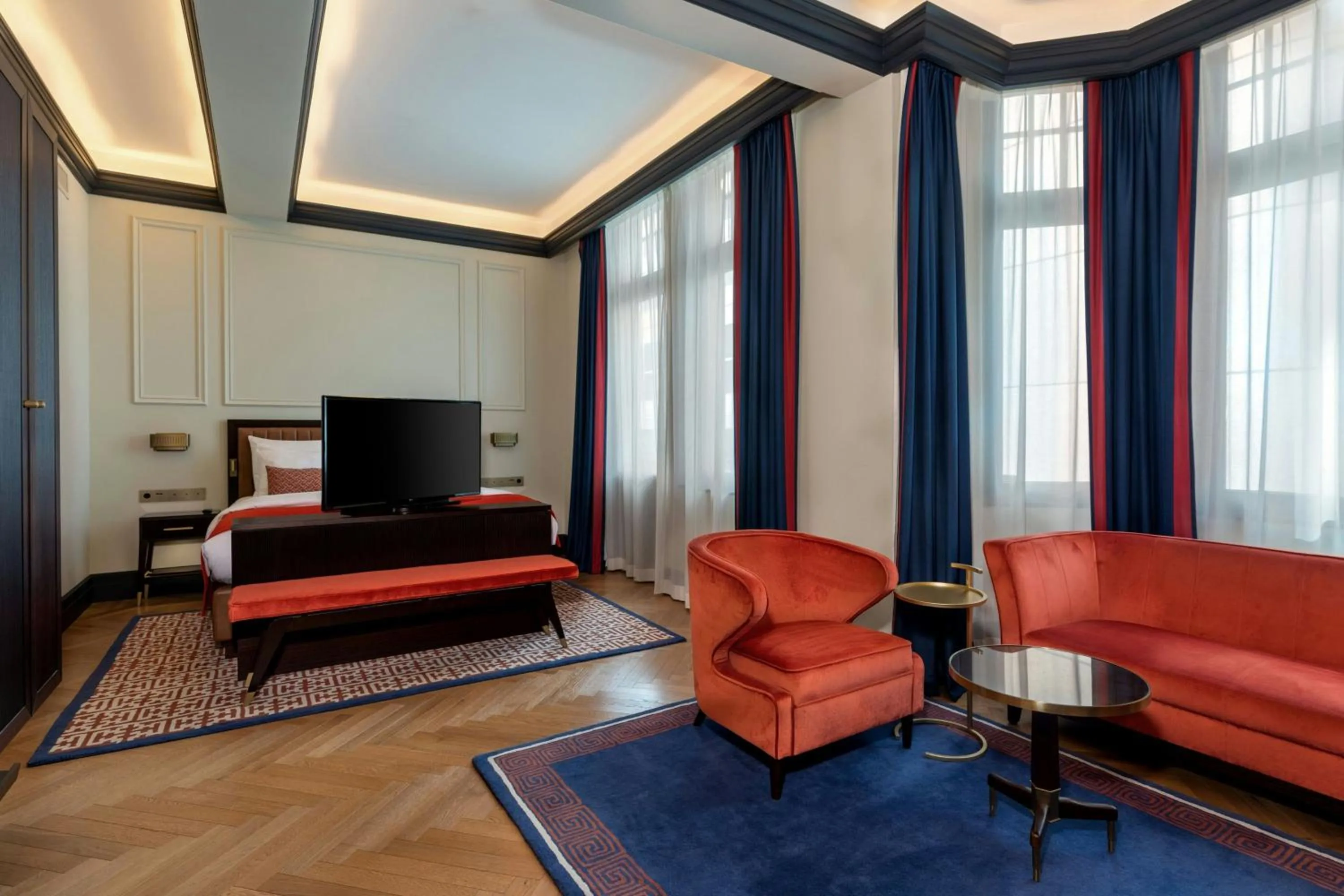 One-Bedroom Junior King Suite in LUME Boutique Hotel, Autograph Collection