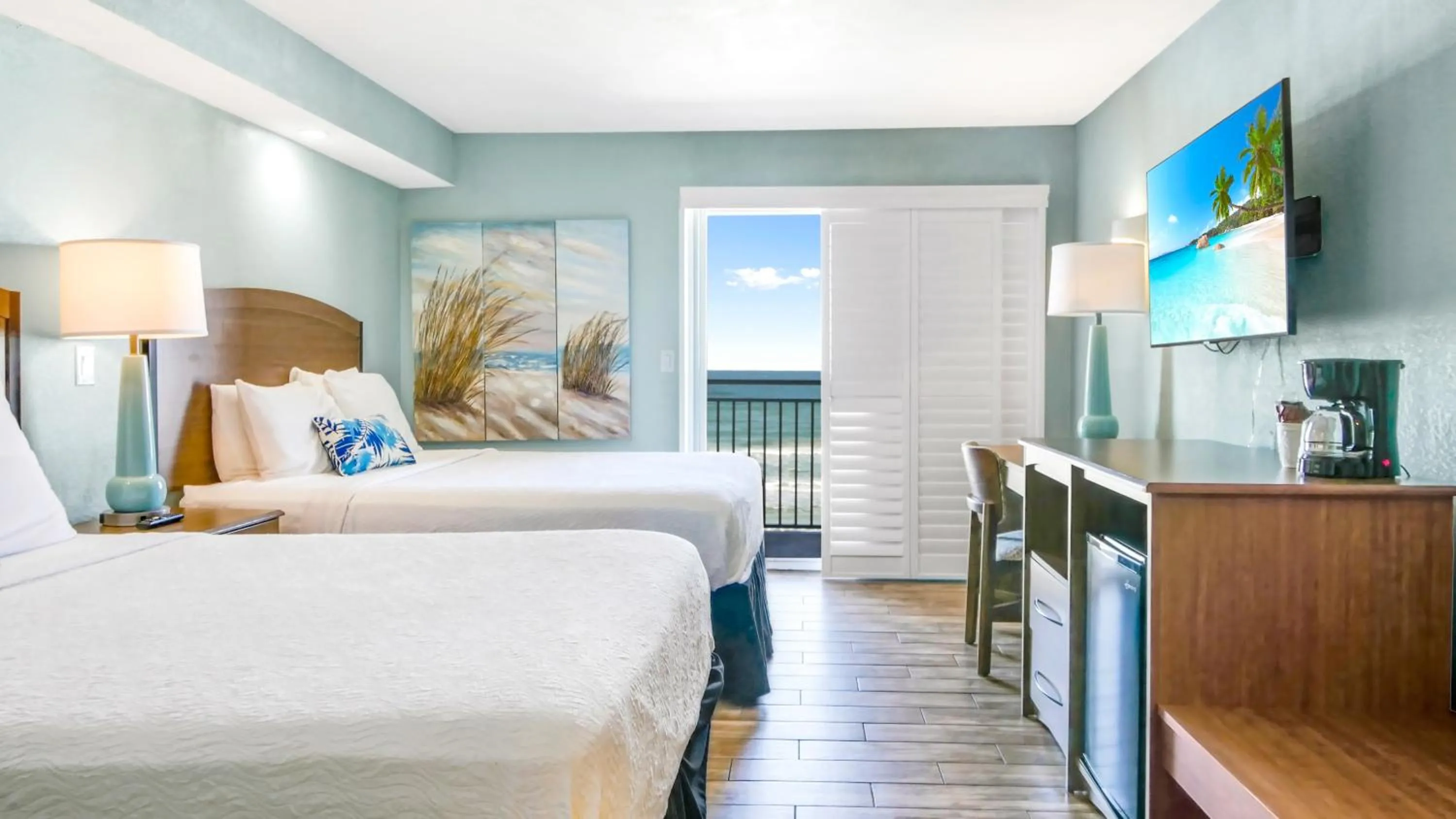 Suite with Balcony in Boardwalk Inn and Suites