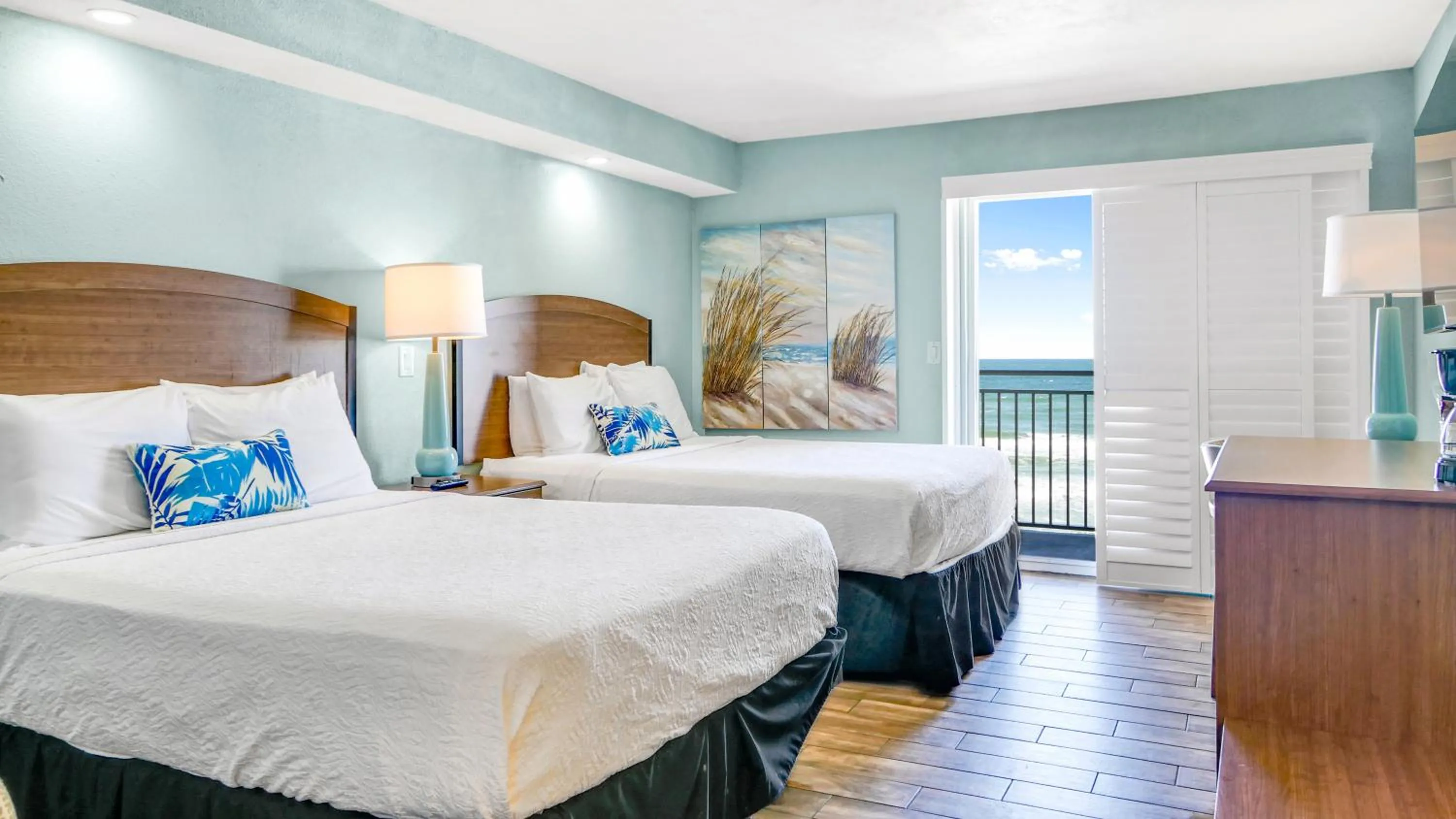Quadruple Room with Balcony in Boardwalk Inn and Suites