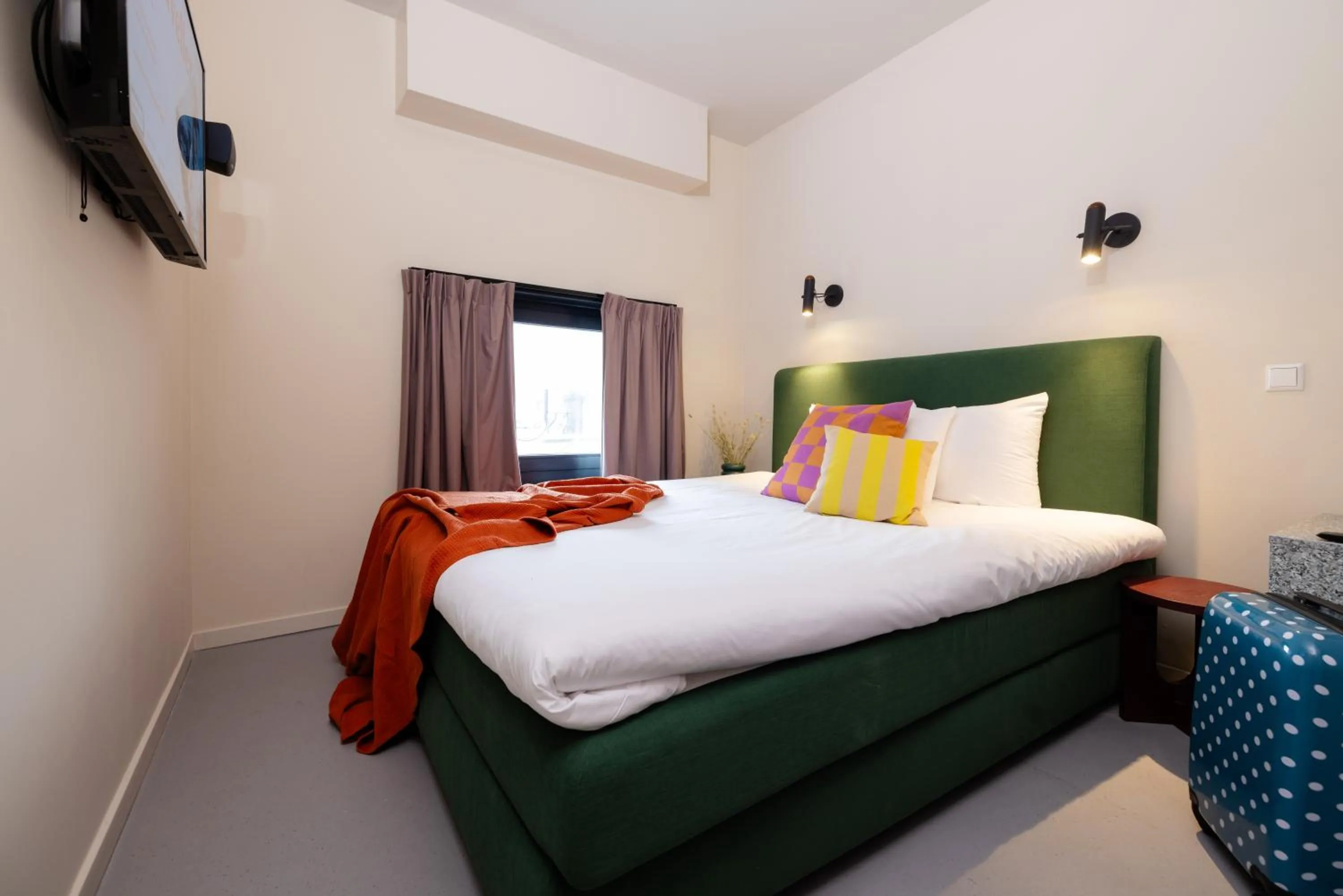  The Budget Double in Hotel Unplugged