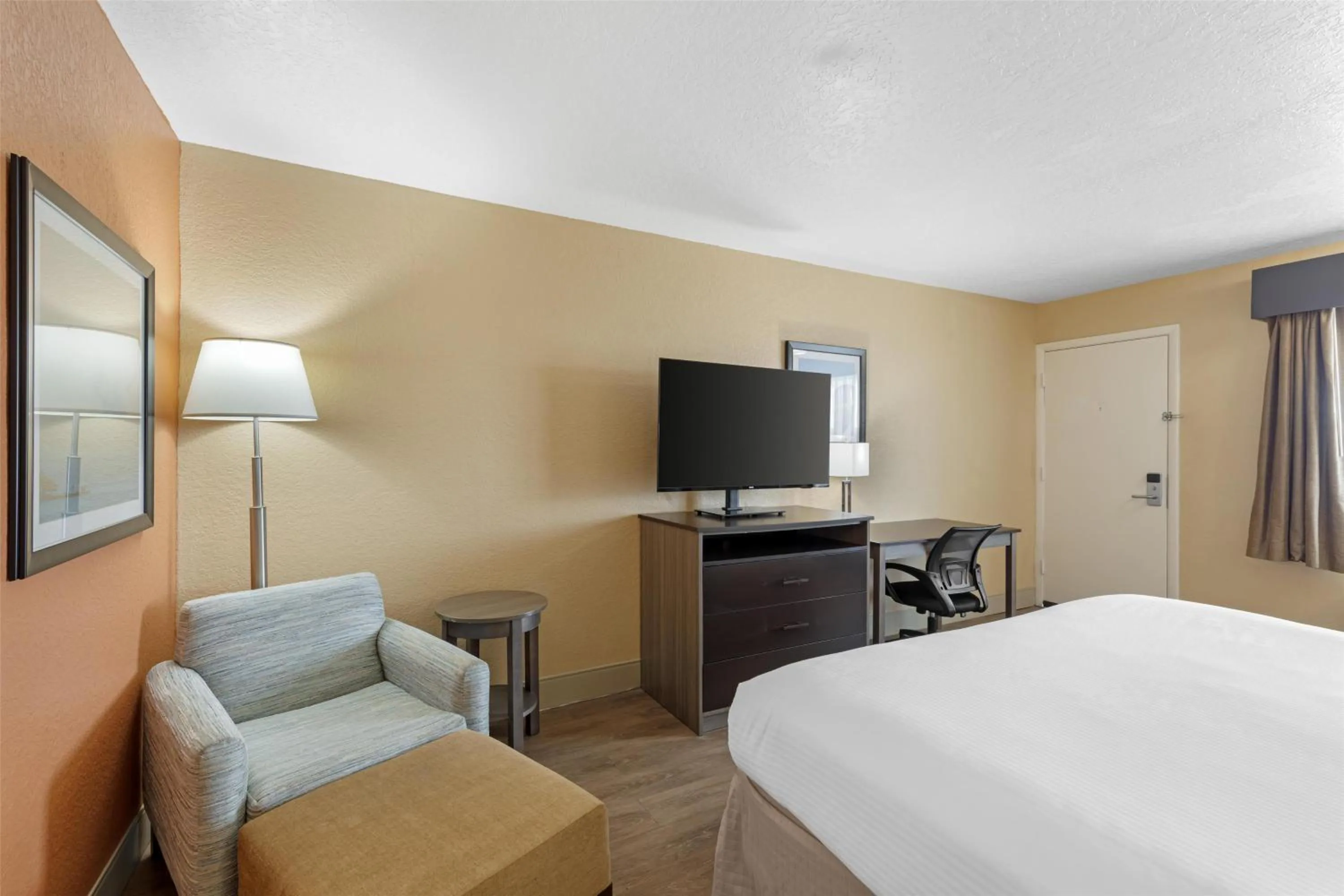 King Room - Non-Smoking in Best Western Space Shuttle Inn