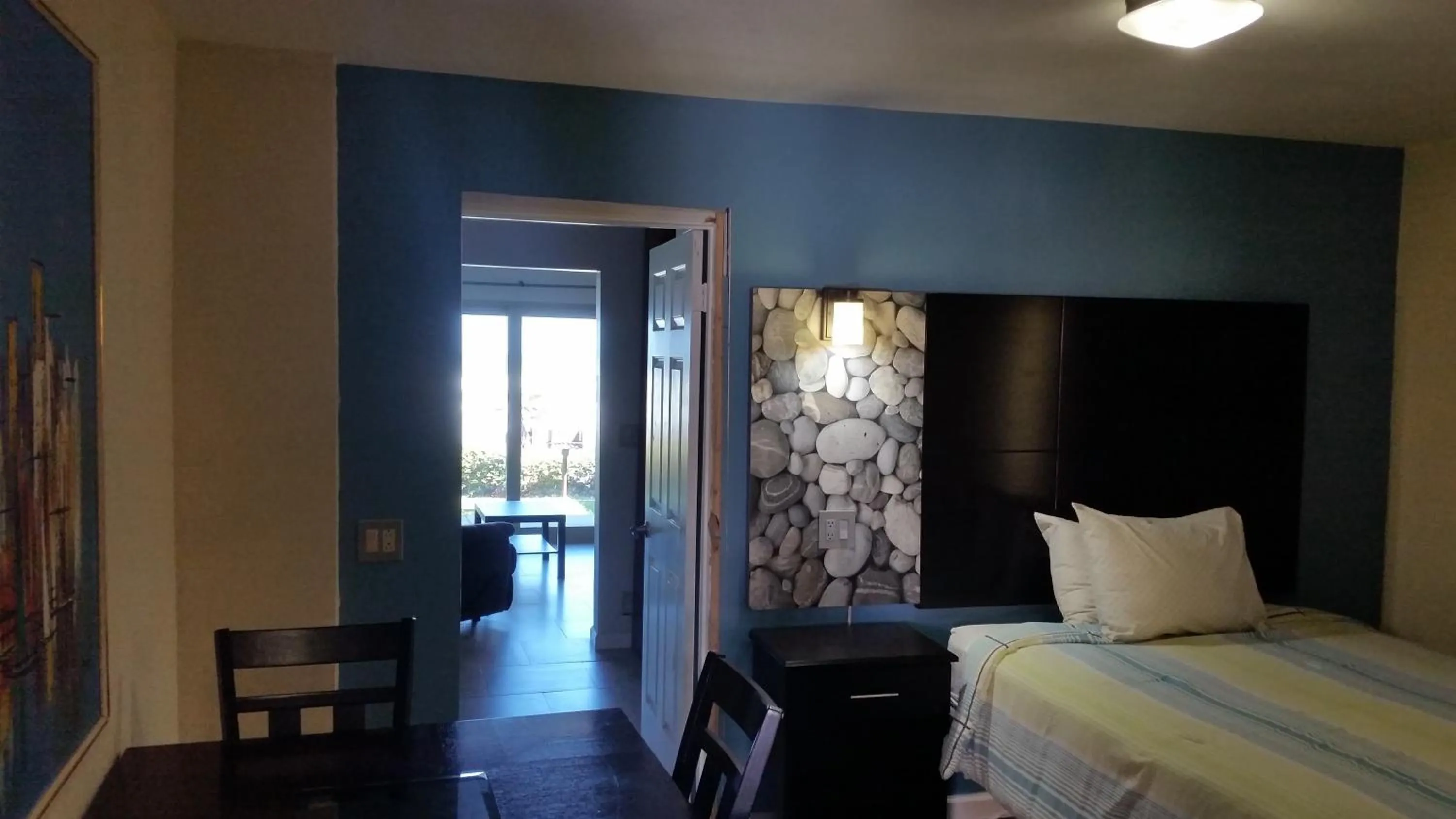 One-Bedroom Apartment in Driftwood Beach Motel