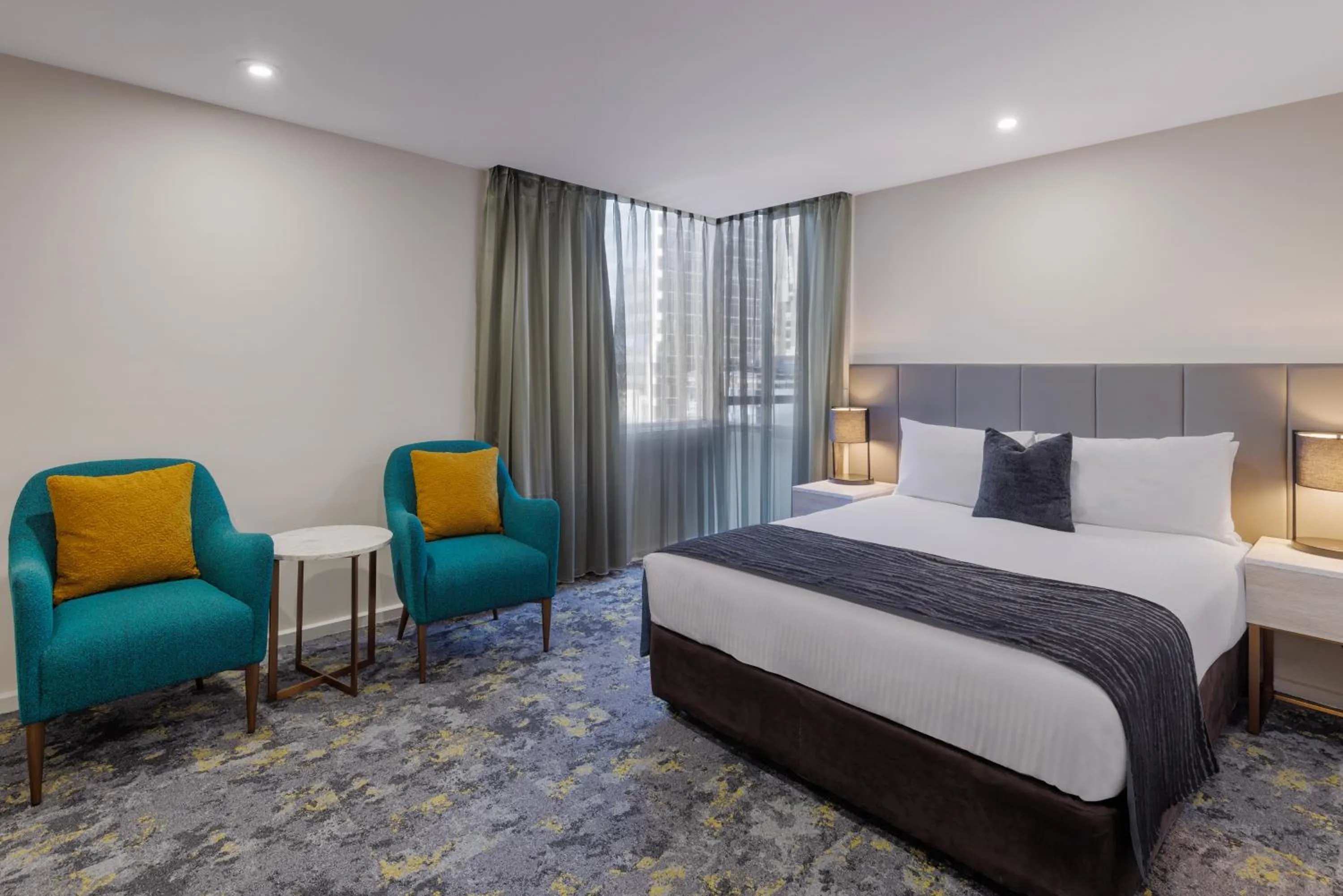 Superior Queen Room in Hotel Grand Chancellor Melbourne