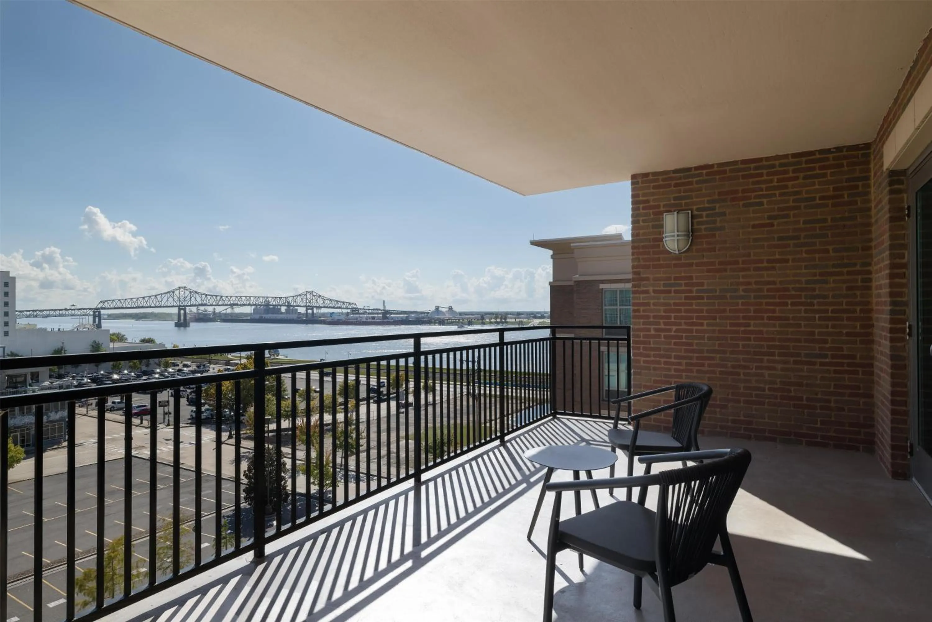 King Studio Suite with River View in Hampton Inn & Suites Baton Rouge Downtown