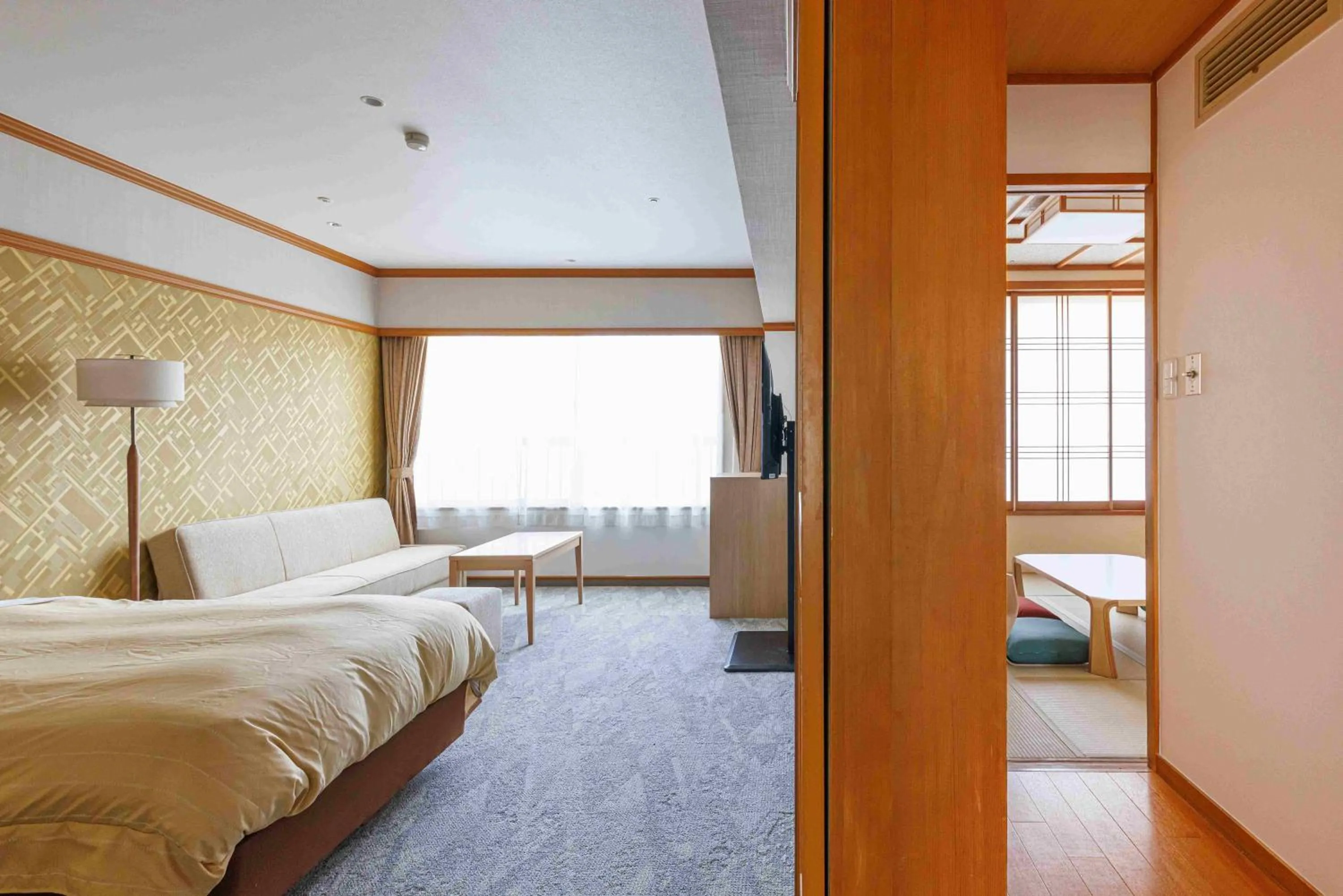 Room with Tatami Area in Ito Kowakien