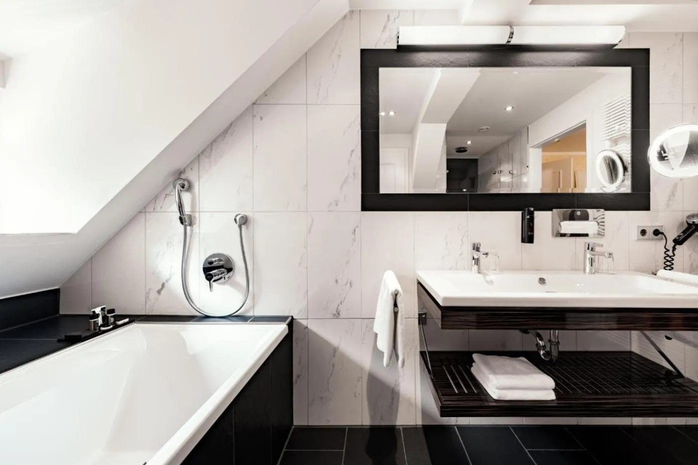 Junior Suite with Garden View - single occupancy in Burghotel Staufeneck