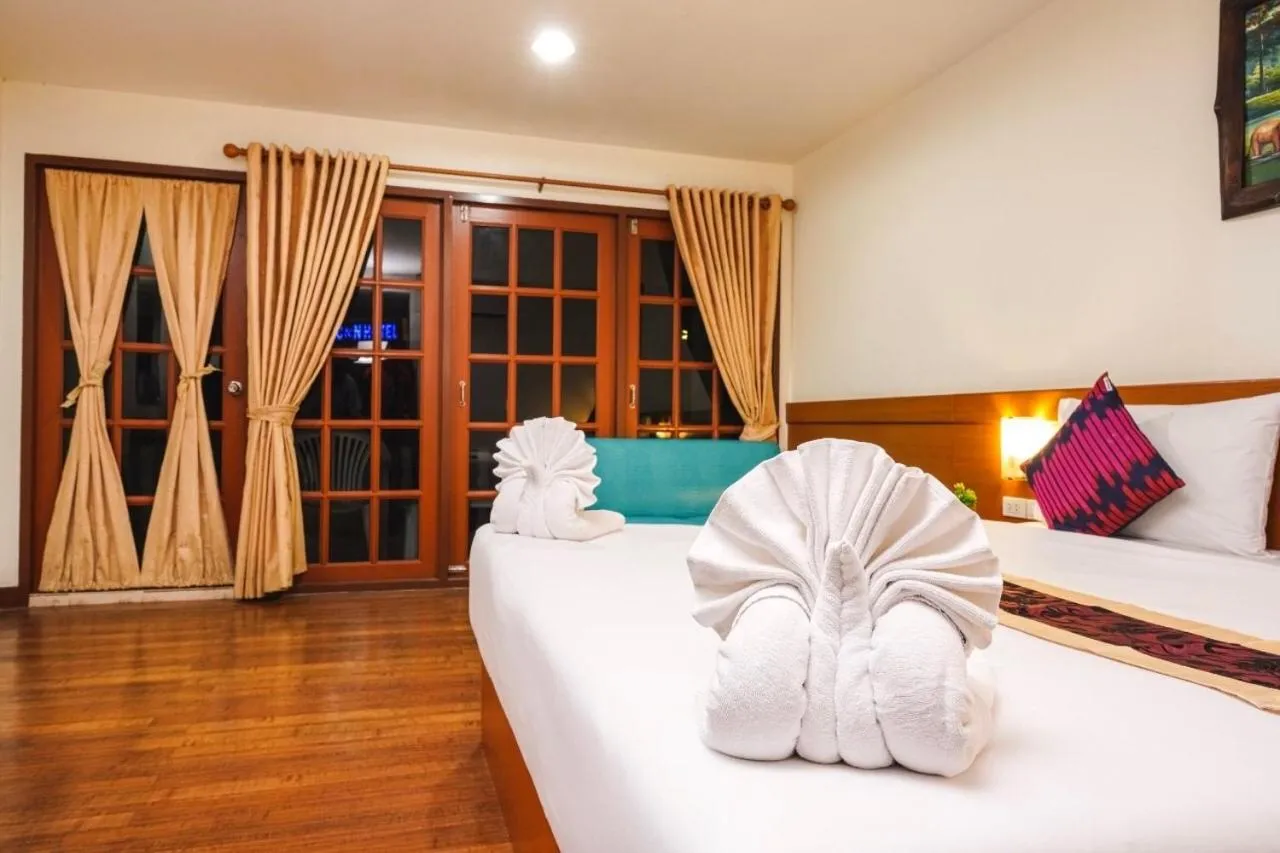 King Room with Pool View in Neptuna Hotel