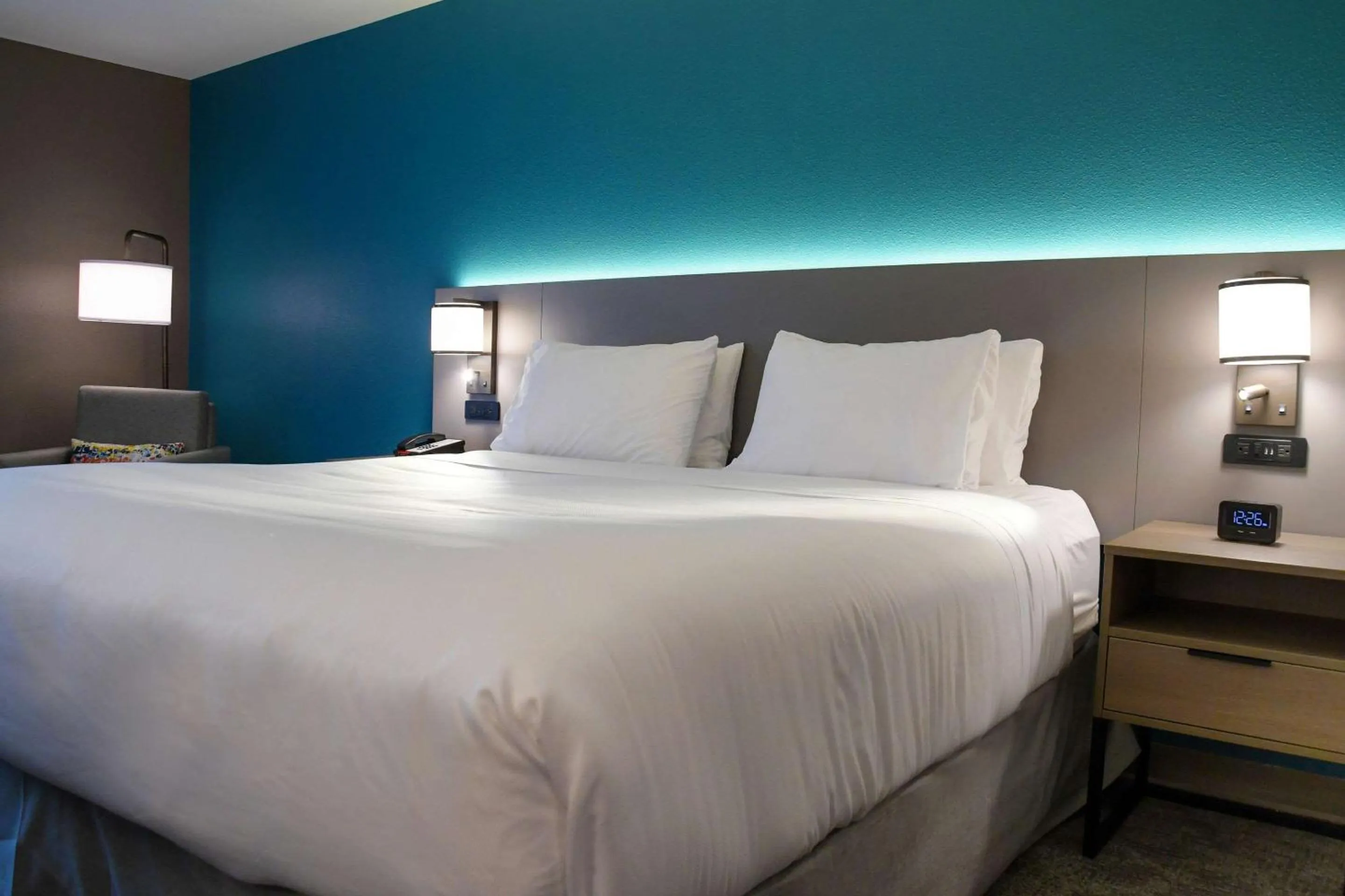 King Suite - Accessible/Non Smoking in Comfort Inn & Suites NW Milwaukee