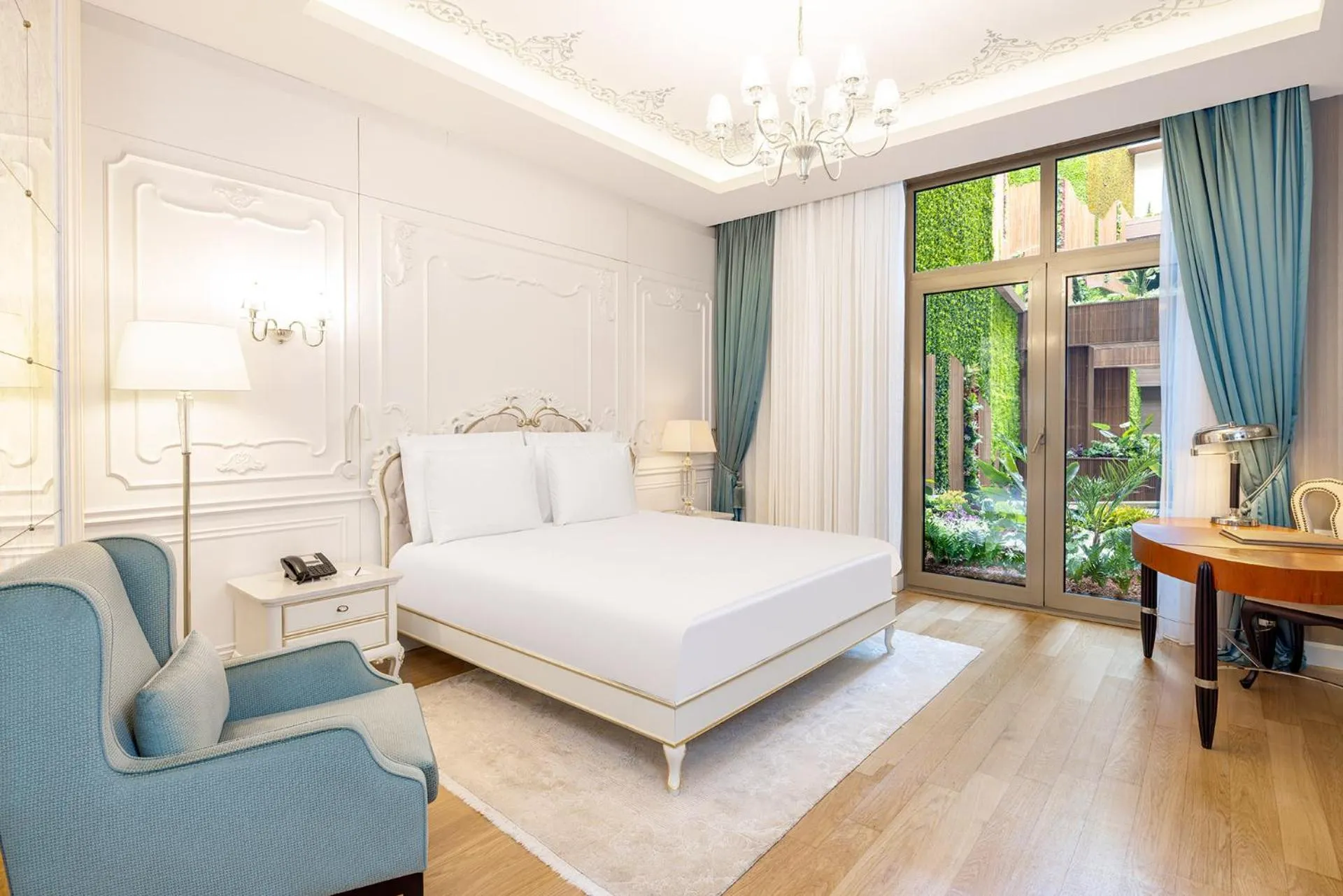 Deluxe Double or Twin Room in CVK Park Bosphorus Hotel Istanbul