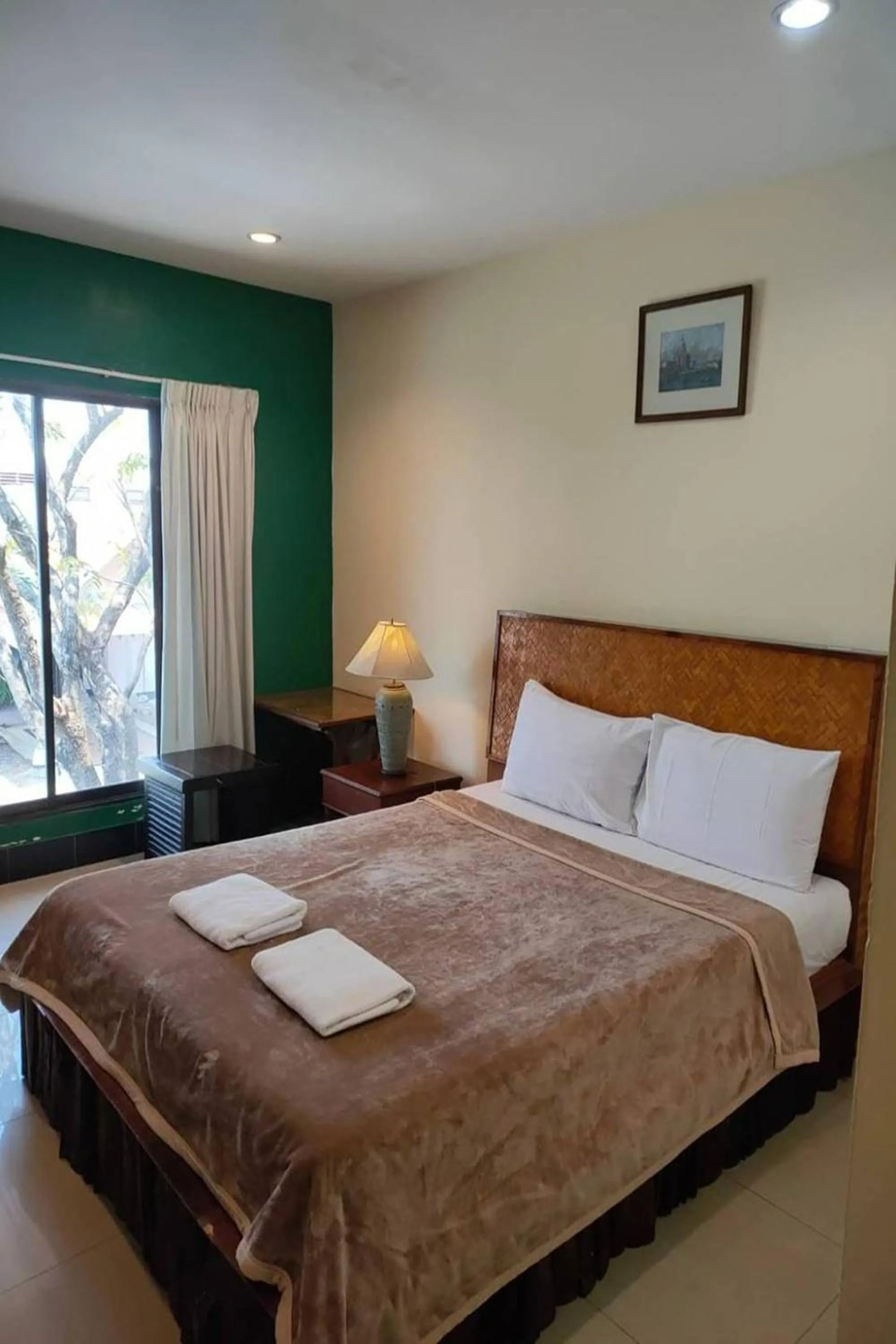 Standard Double Room in Deeden Pattaya Resort