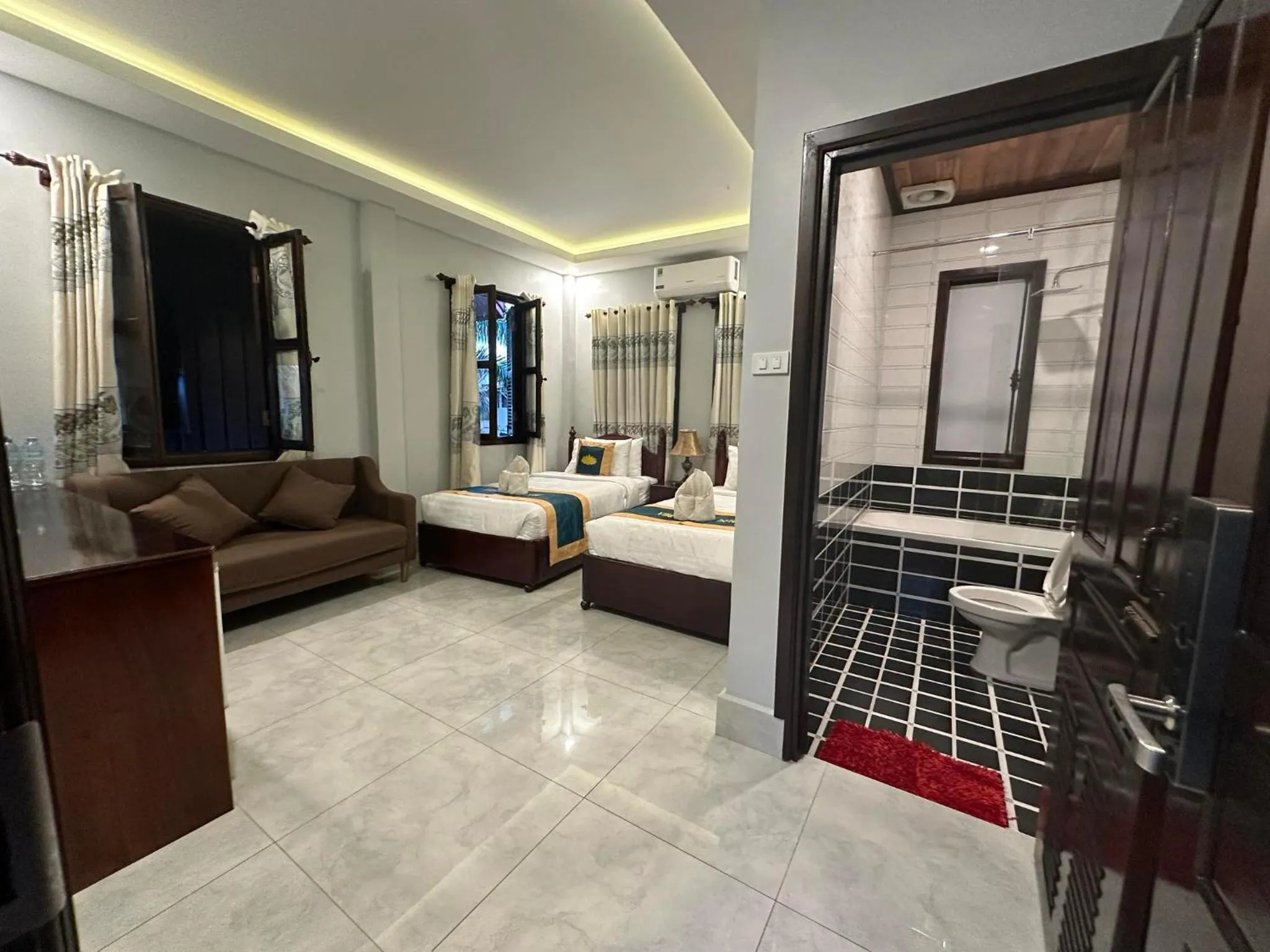 Deluxe Twin Room in Villa Mahasok hotel