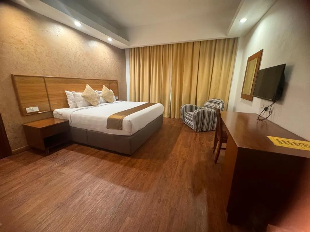 Deluxe Double Room in MAYRES HOTEL