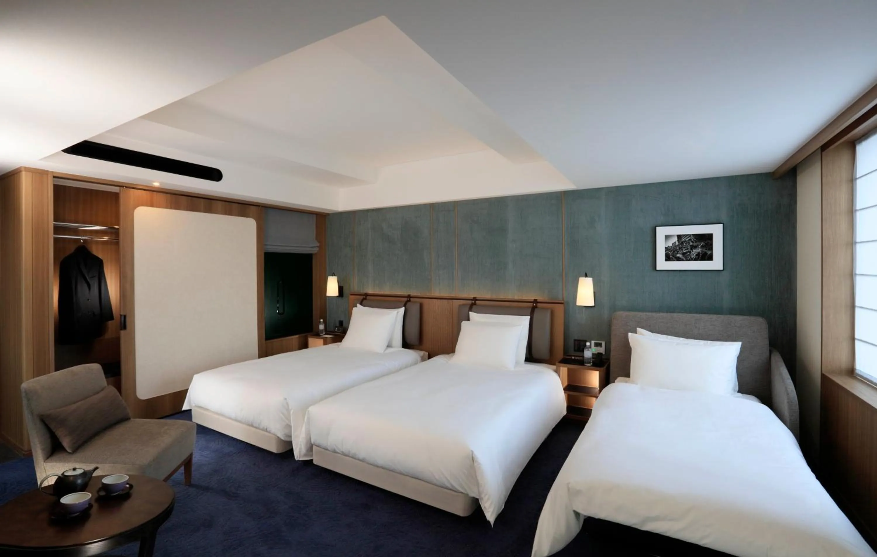 Superior Triple Room - High Floor - in Hotel Collective