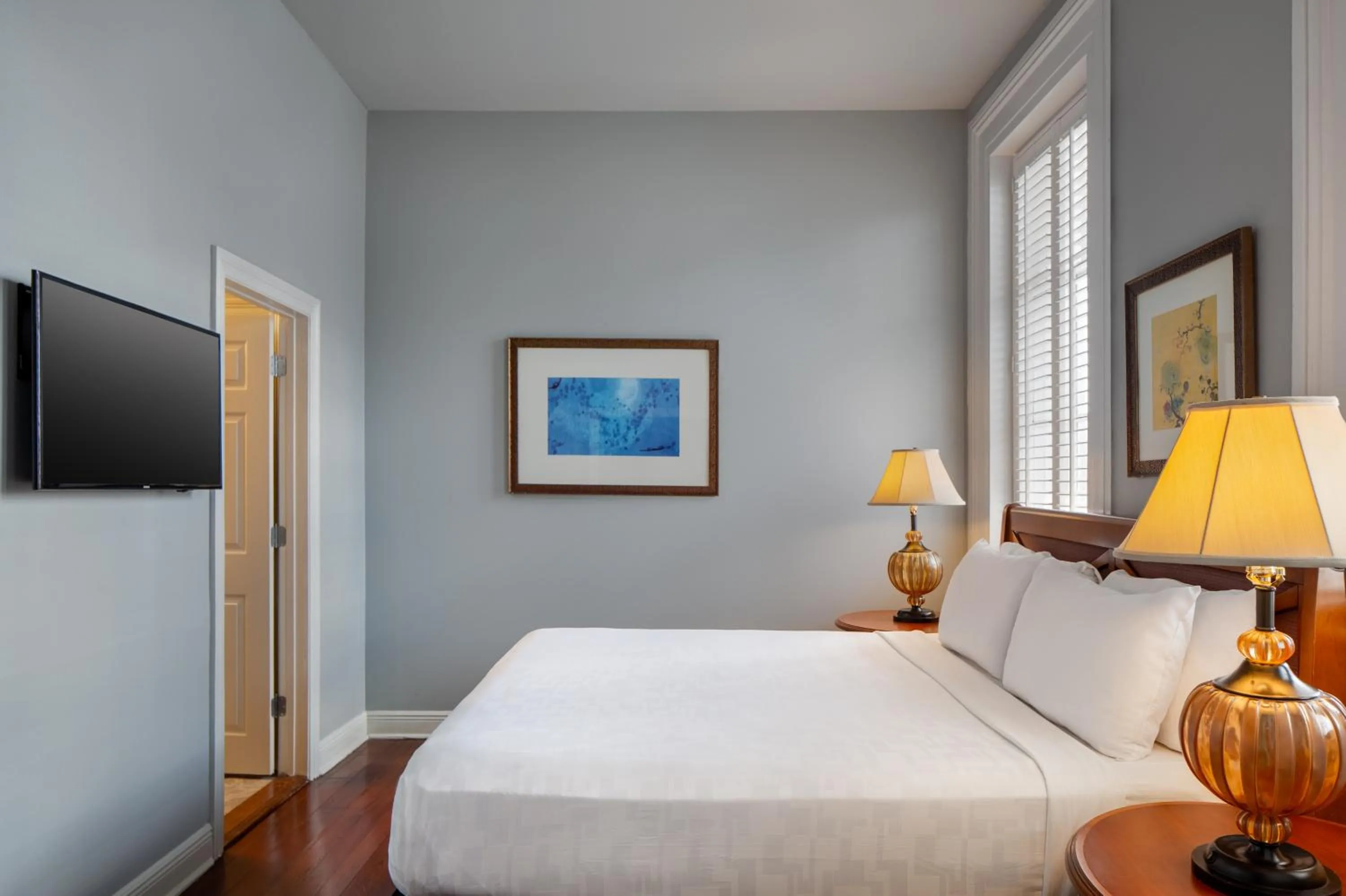 Junior Suite in New Orleans Courtyard Hotel by the French Quarter