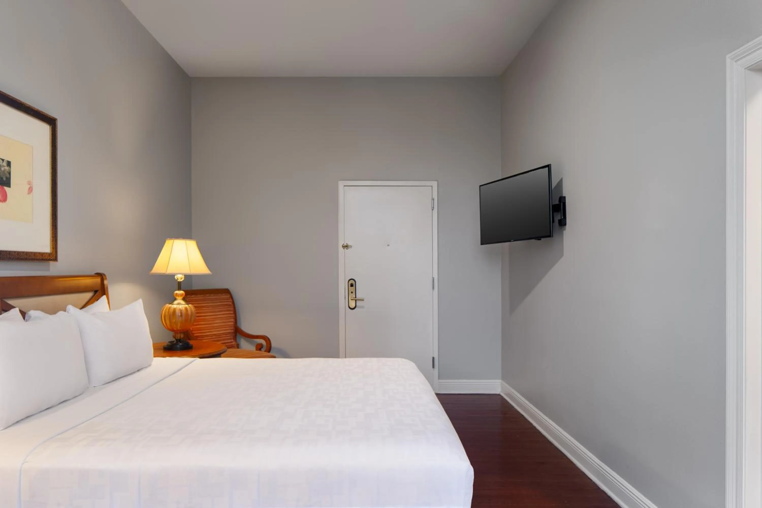 Deluxe King Room in New Orleans Courtyard Hotel by the French Quarter