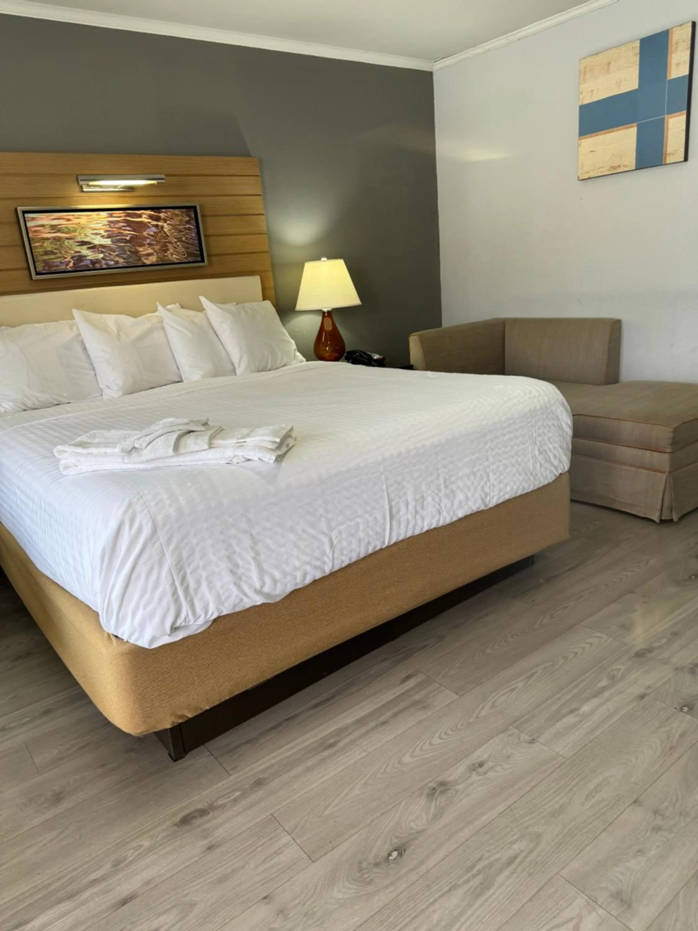 King Room - Non-Smoking in Americas Best Value Inn at Central Valley-Woodbury