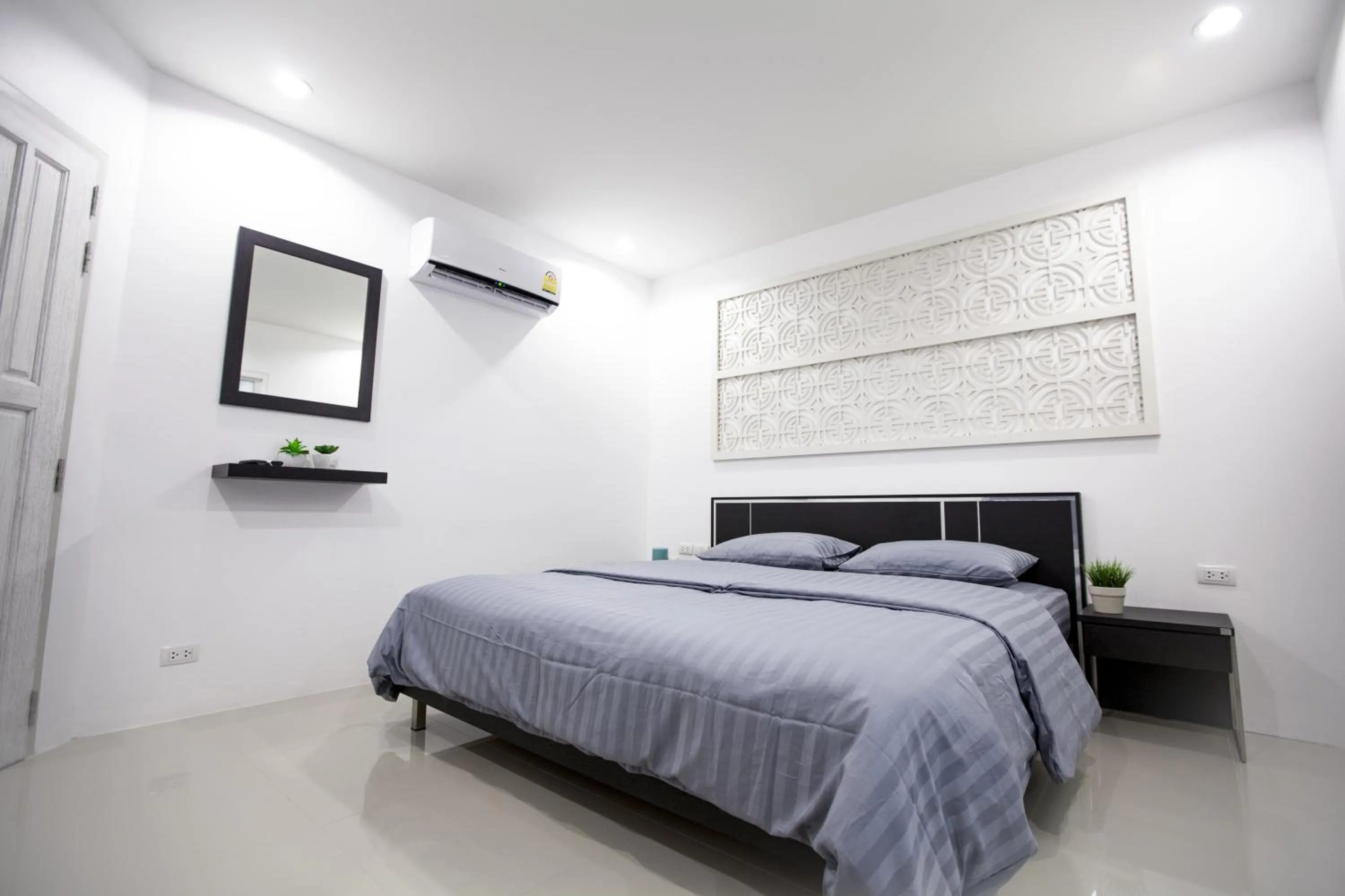 Grand Deluxe Double Room with Mountain View in Number 4 Phuket