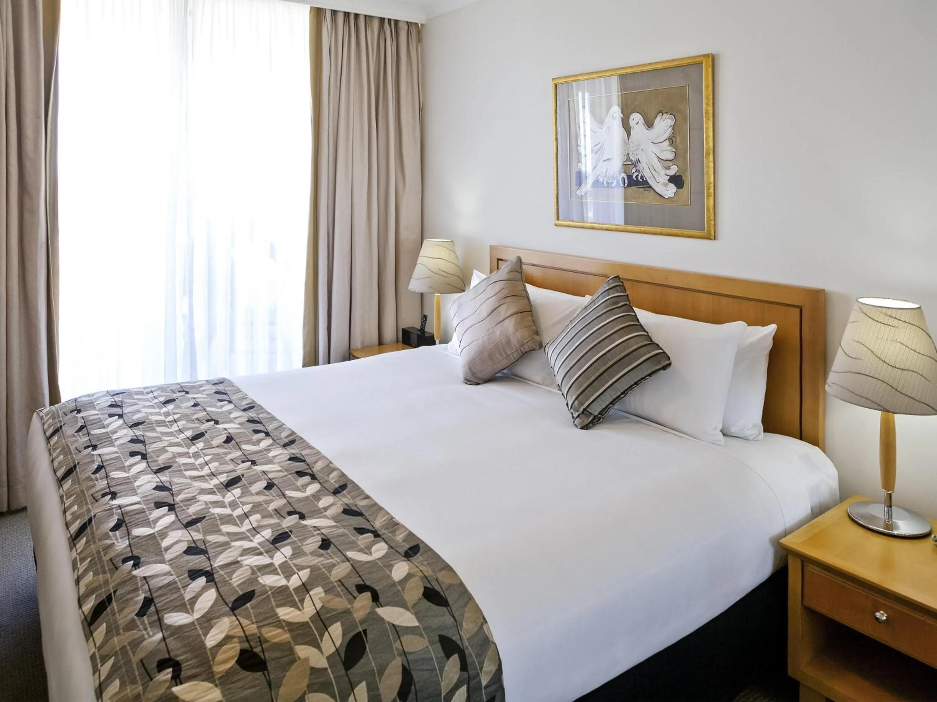 One-Bedroom Apartment with One Queen Bed in The Sebel Sydney Chatswood