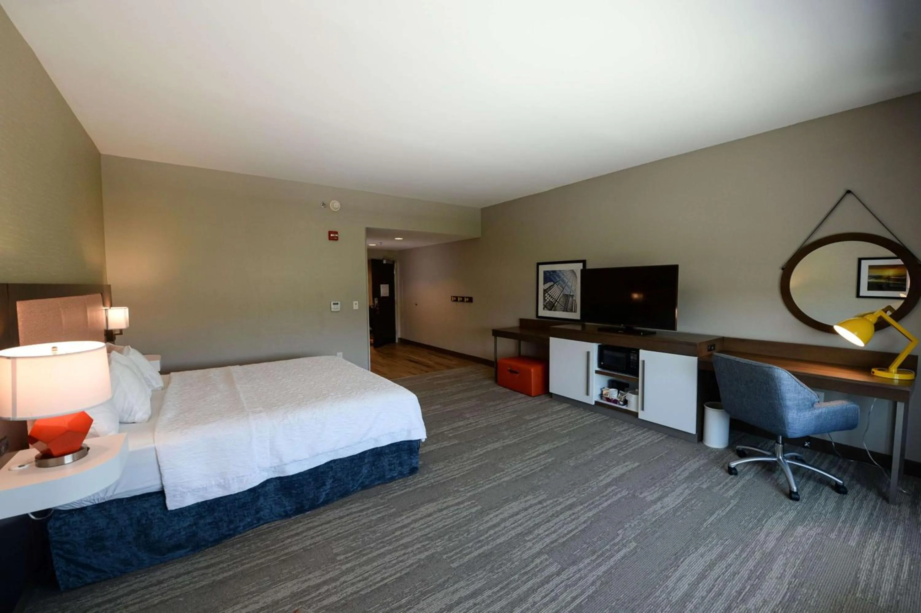 King Room - Mobility Access/Non-Smoking in Hampton Inn & Suites Lenoir, NC