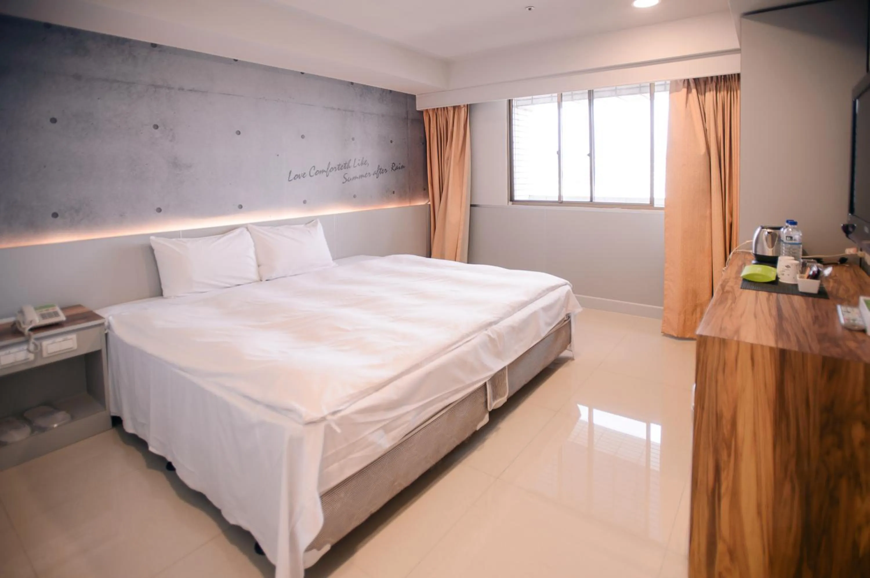 Standard Double Room in KIWI-Taichung Station Branch 1