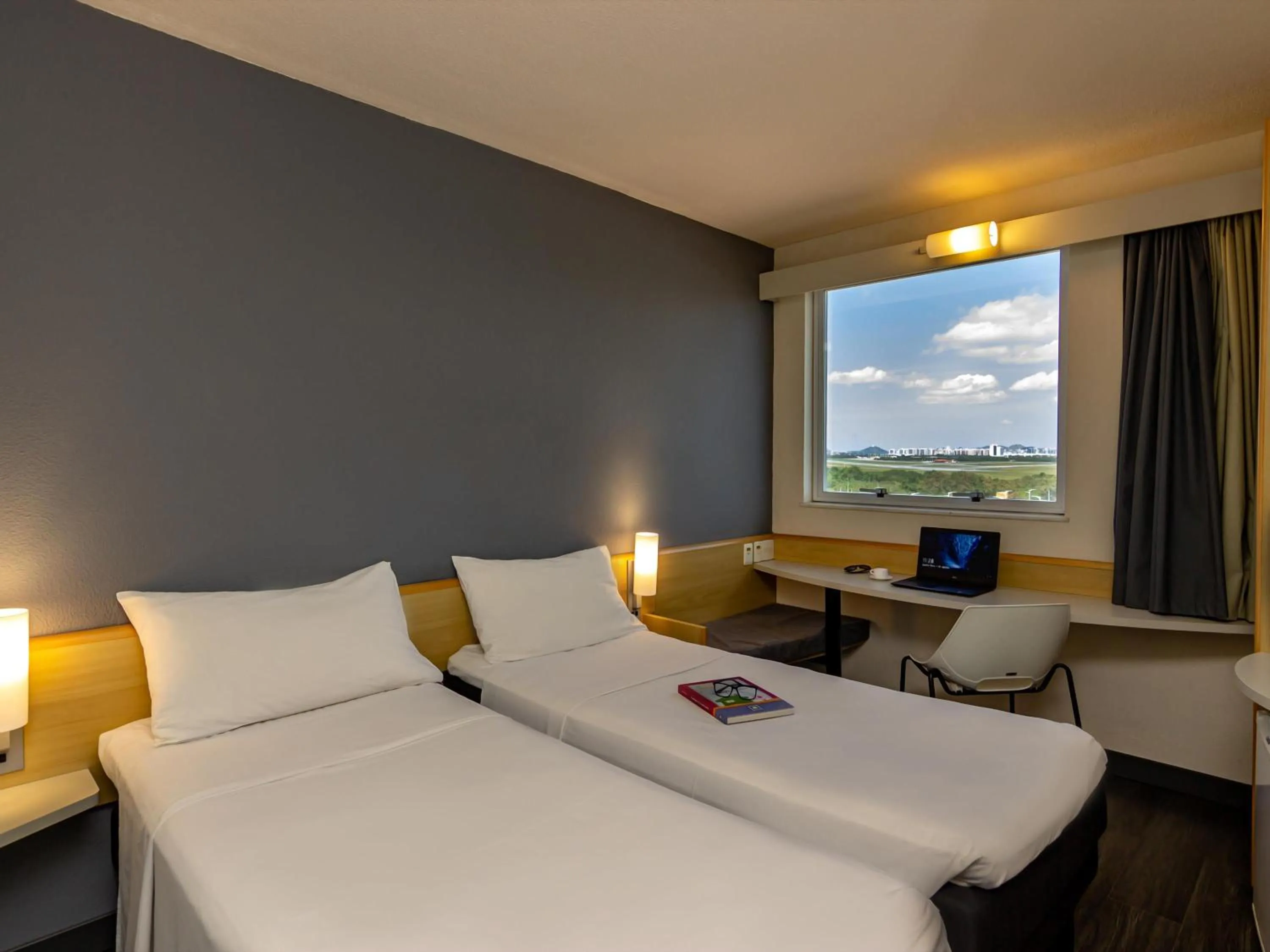 Standard Twin Room in ibis Vitoria Aeroporto