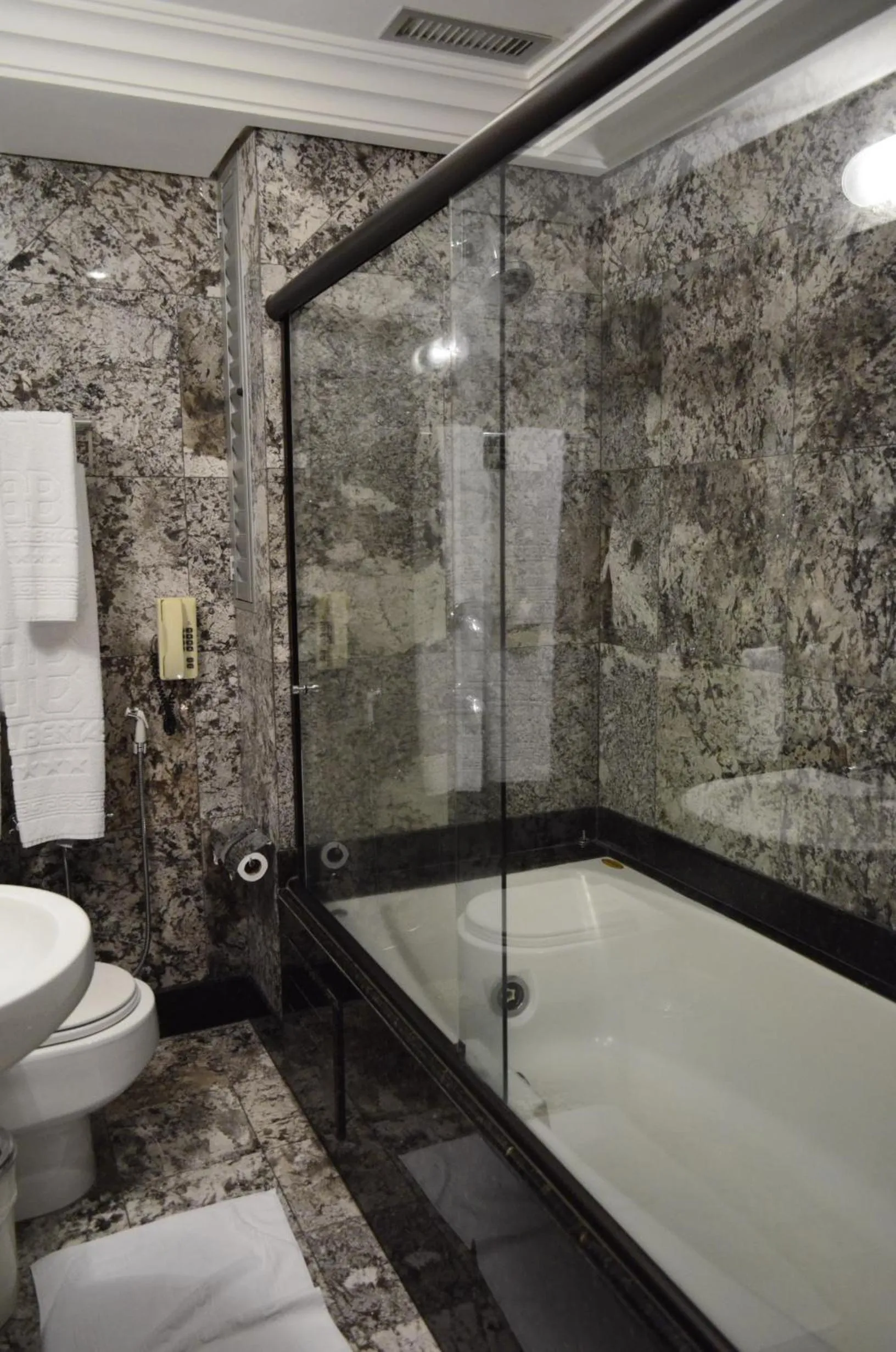 Master Suite with Spa Bath (2 adults) in Hotel Bertaso