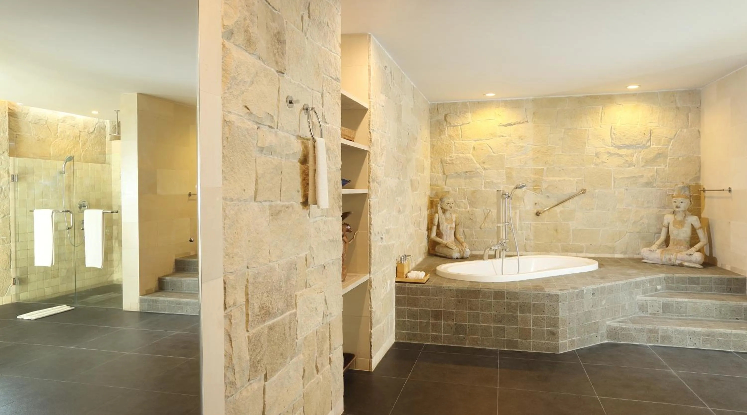 Grand Royal Two Bedroom Pool Villa in Alindra Villas & Spa