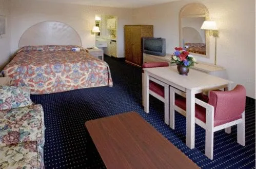 King Suite in Americas Best Value Inn & Suites in Murfreesboro