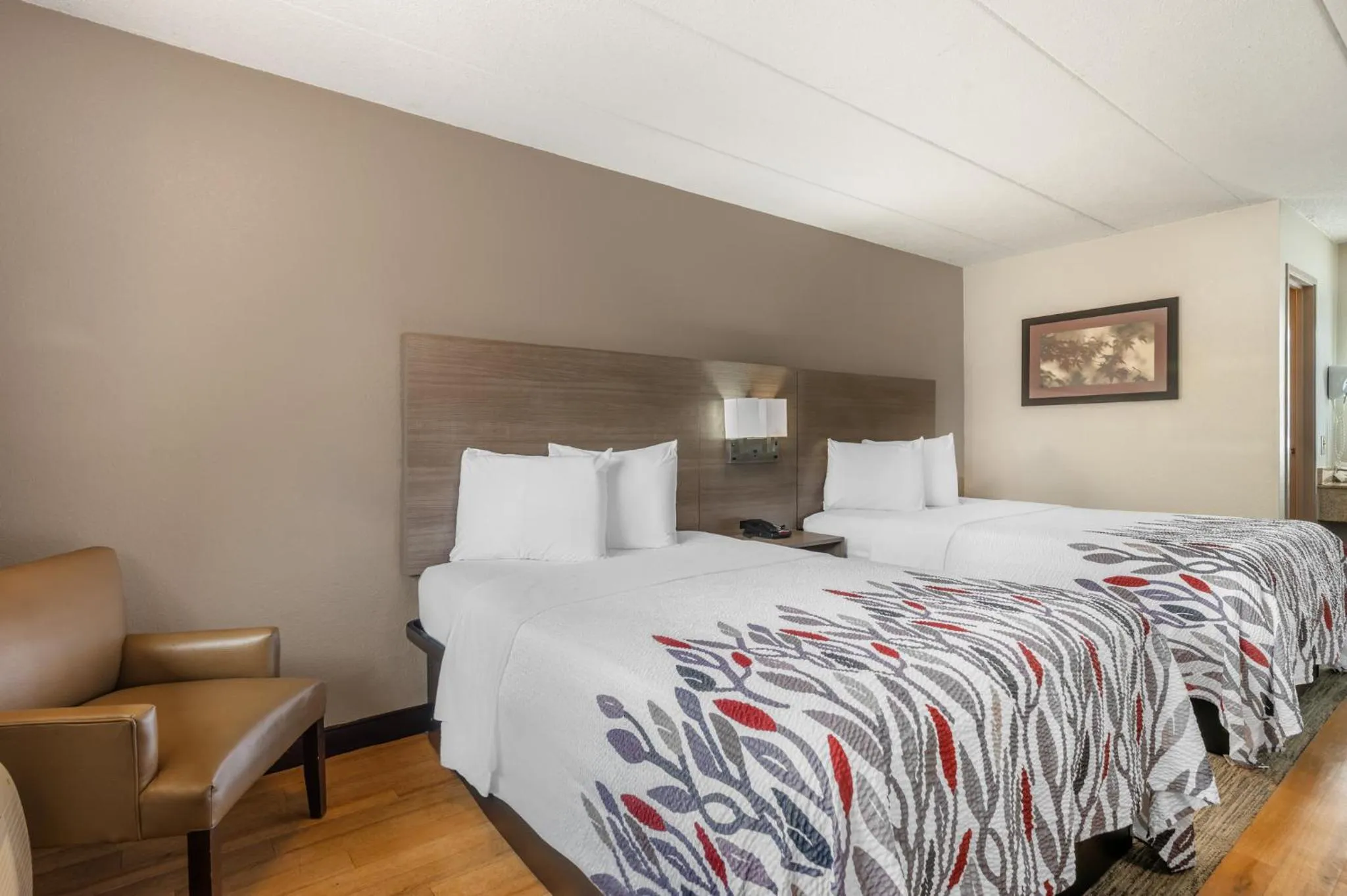 Deluxe Room with Two Double Beds Smoke Free in Red Roof Inn Virginia Beach