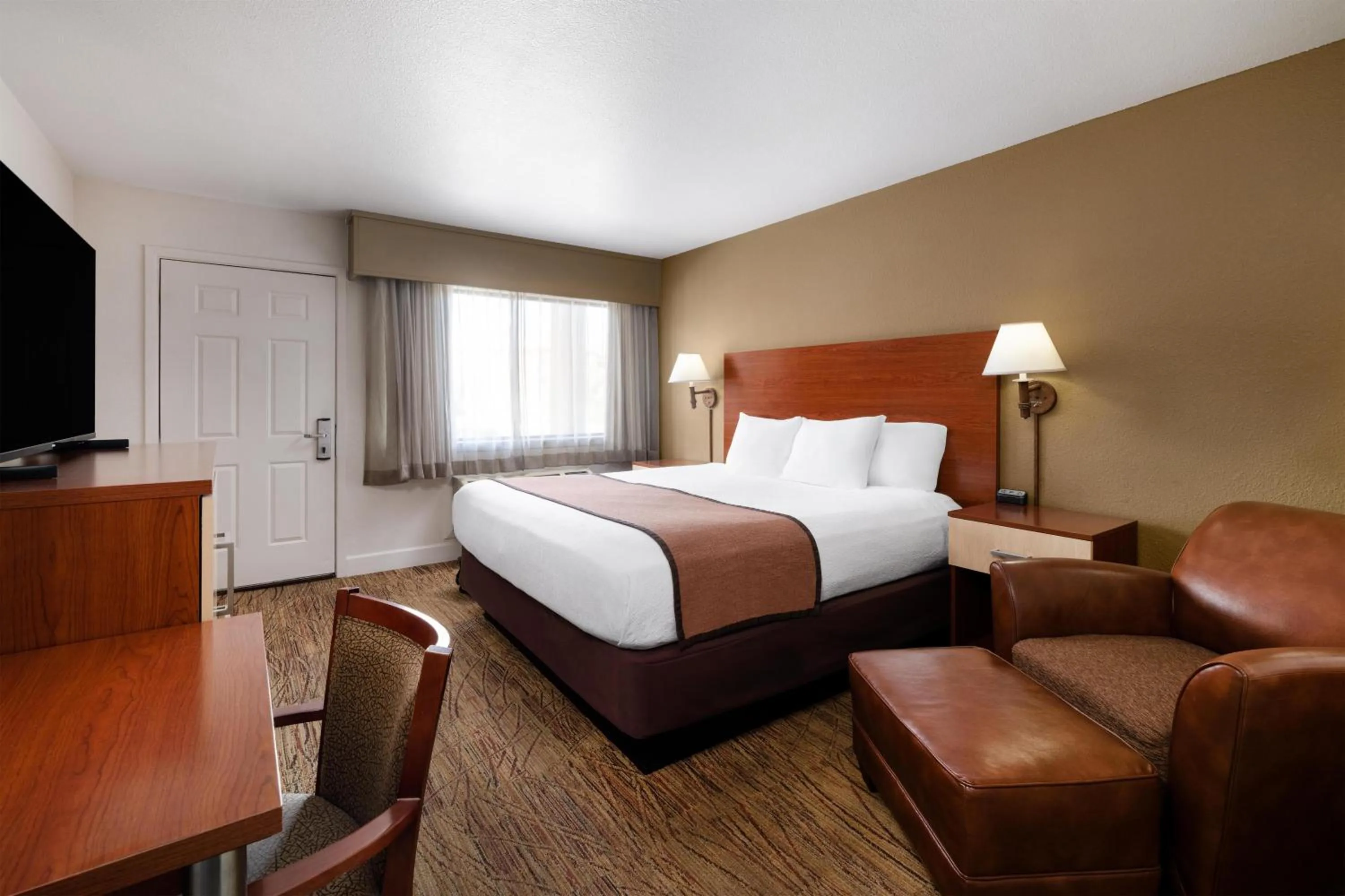 King Room - Disability Access in Best Western Discovery Inn