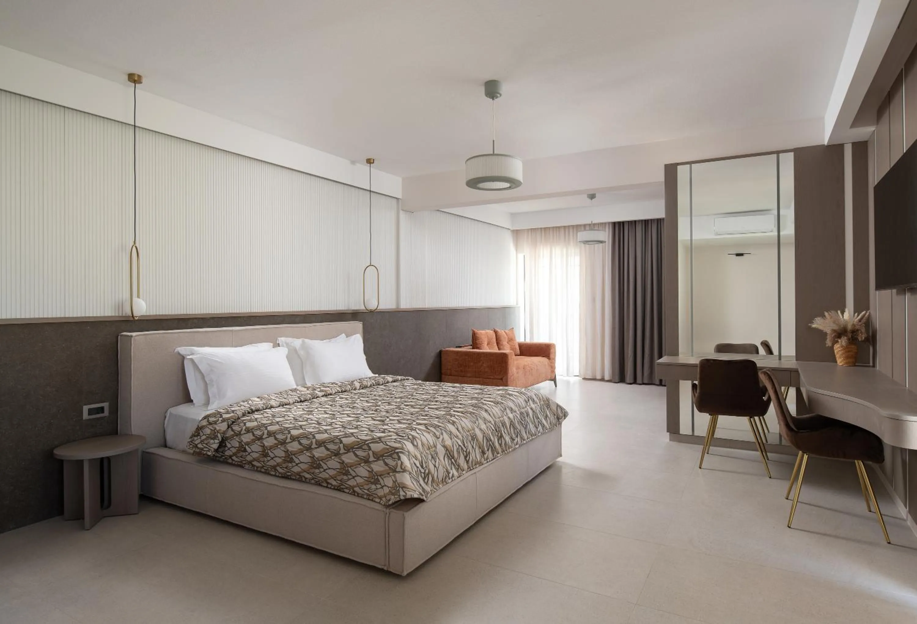 Senior Suite in Core Hotel