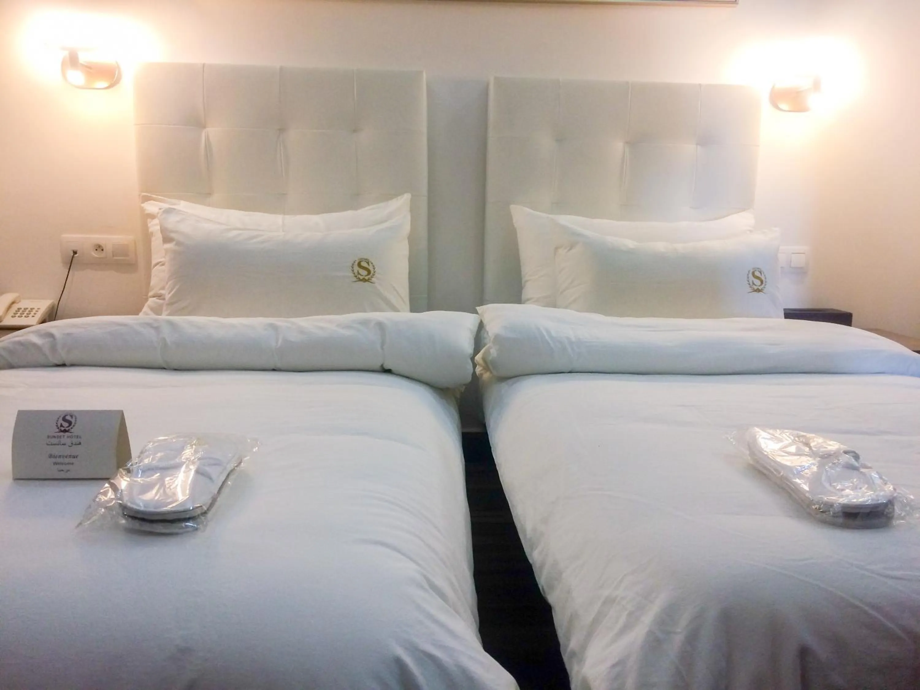 Twin Room in SUNSET HOTEL