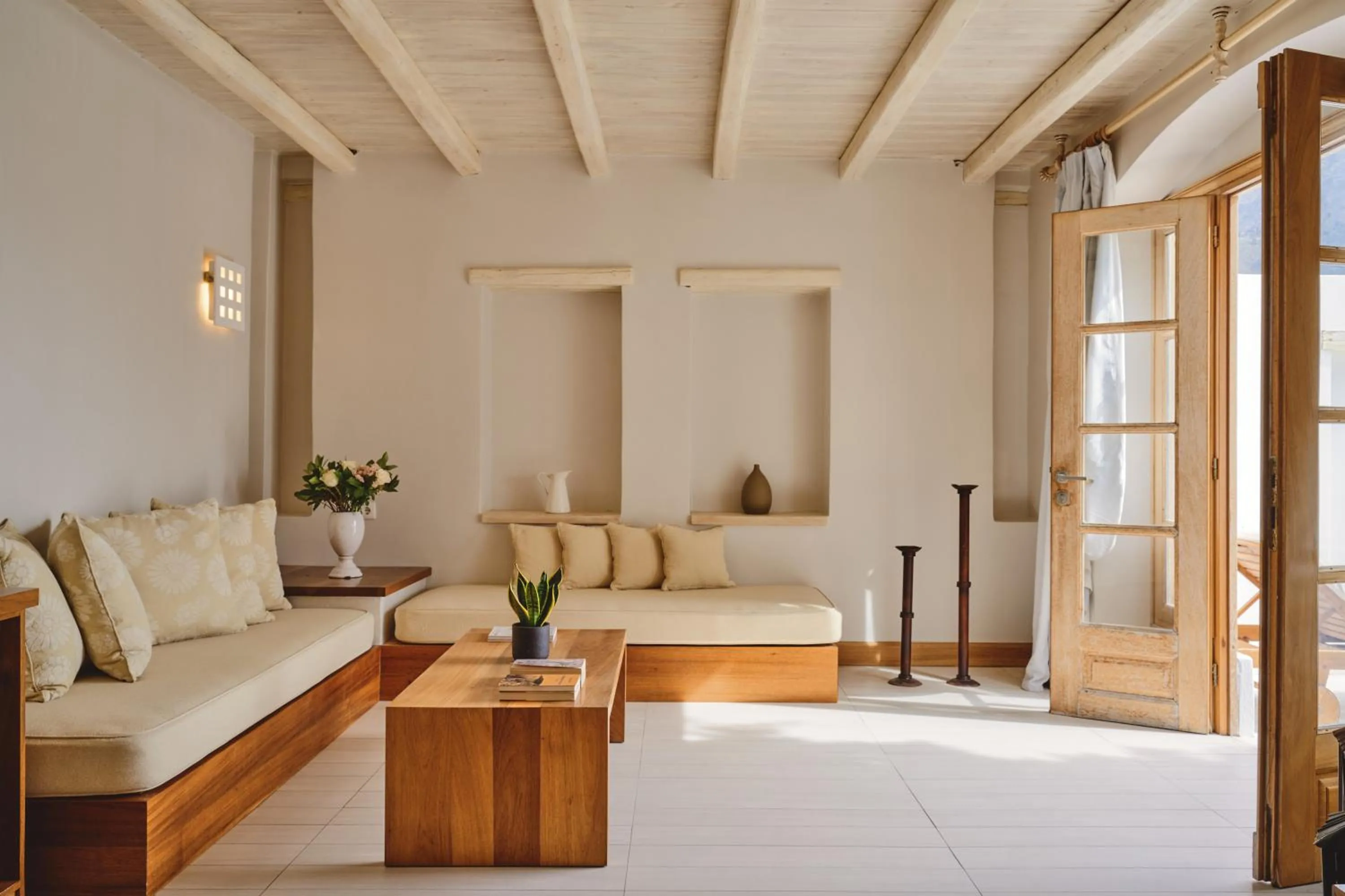 Honeymoon Suite with Outdoor Whirlpool in Meltemi Village Hotel