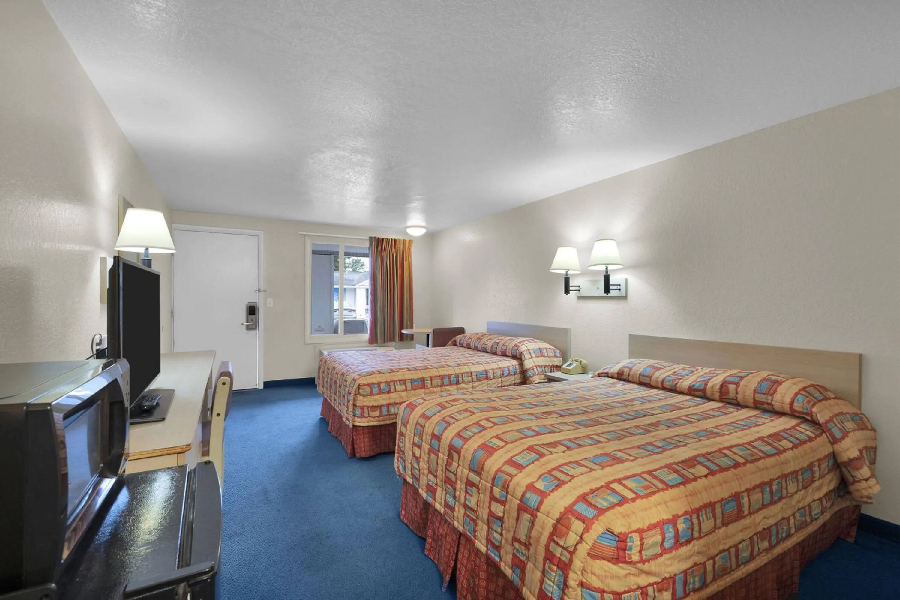 Deluxe Double Room with Two Double Beds - Disability Access - Smoking in Knights Inn Jacksonville at Dix Ellis Trail
