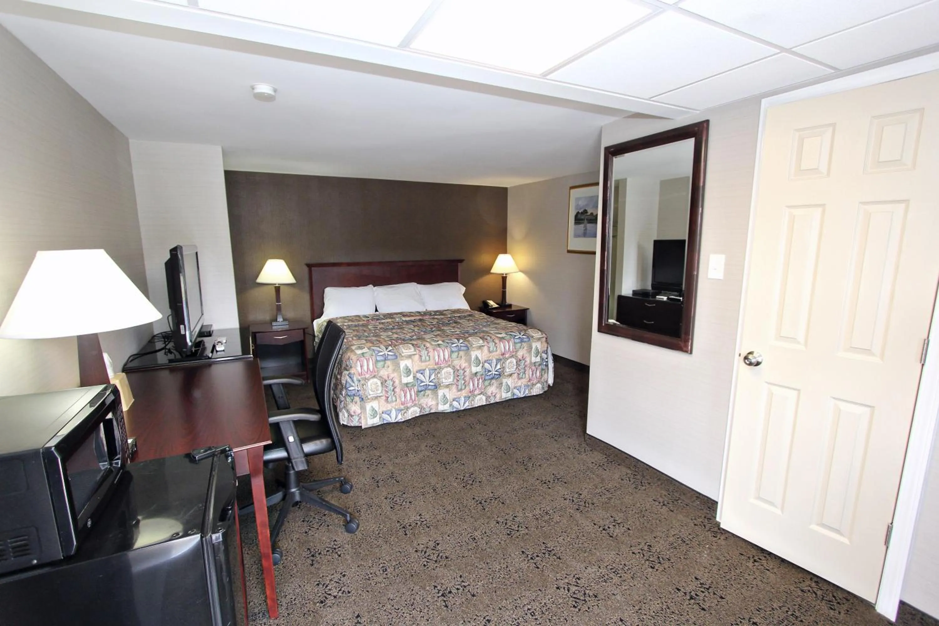 King Room - Non-Smoking in Knights Inn Pine Grove