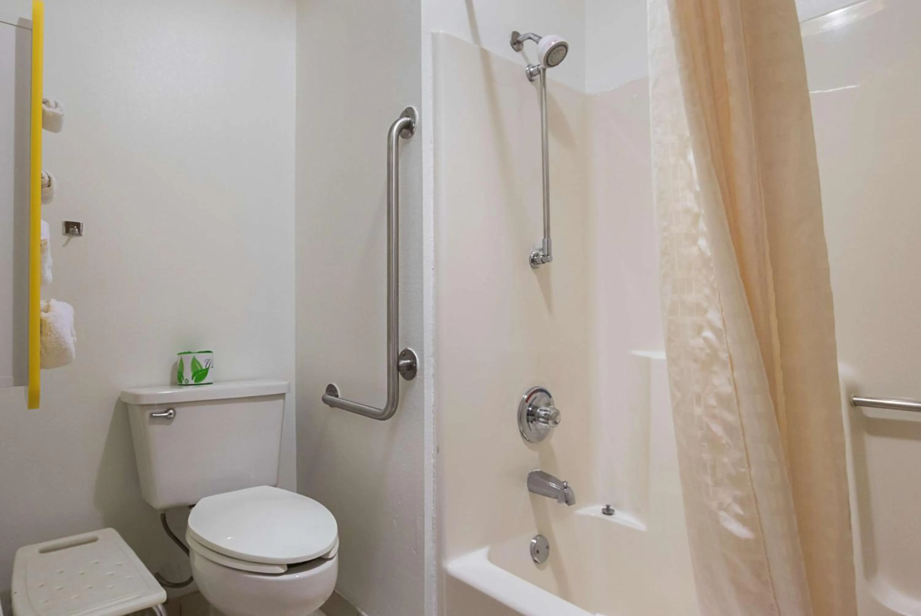 King Room - Disability Access - Non-Smoking in Motel 6-Marshalltown, IA