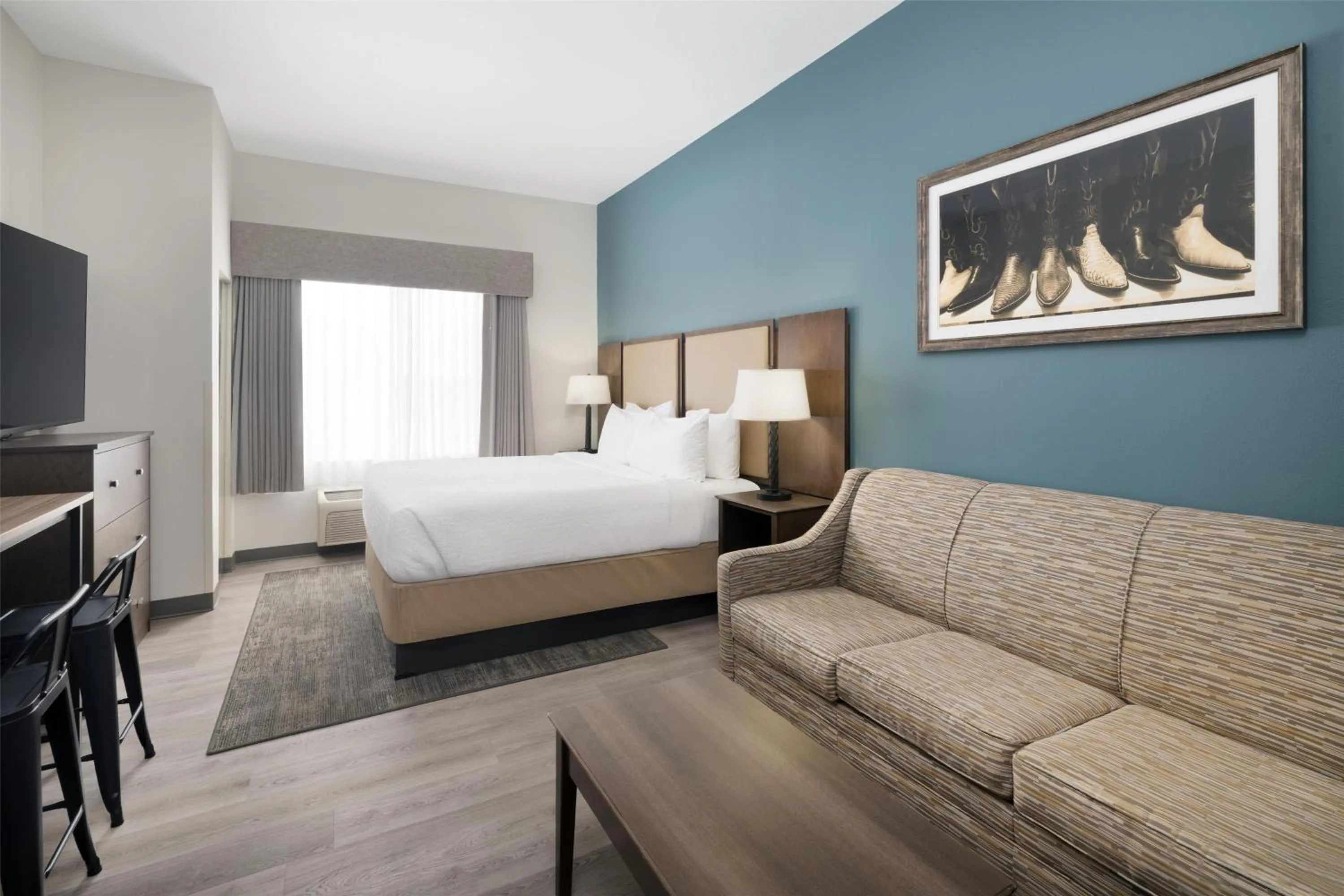 King Room with Sofa Bed and Kitchenette in Best Western Plus Frontier Inn