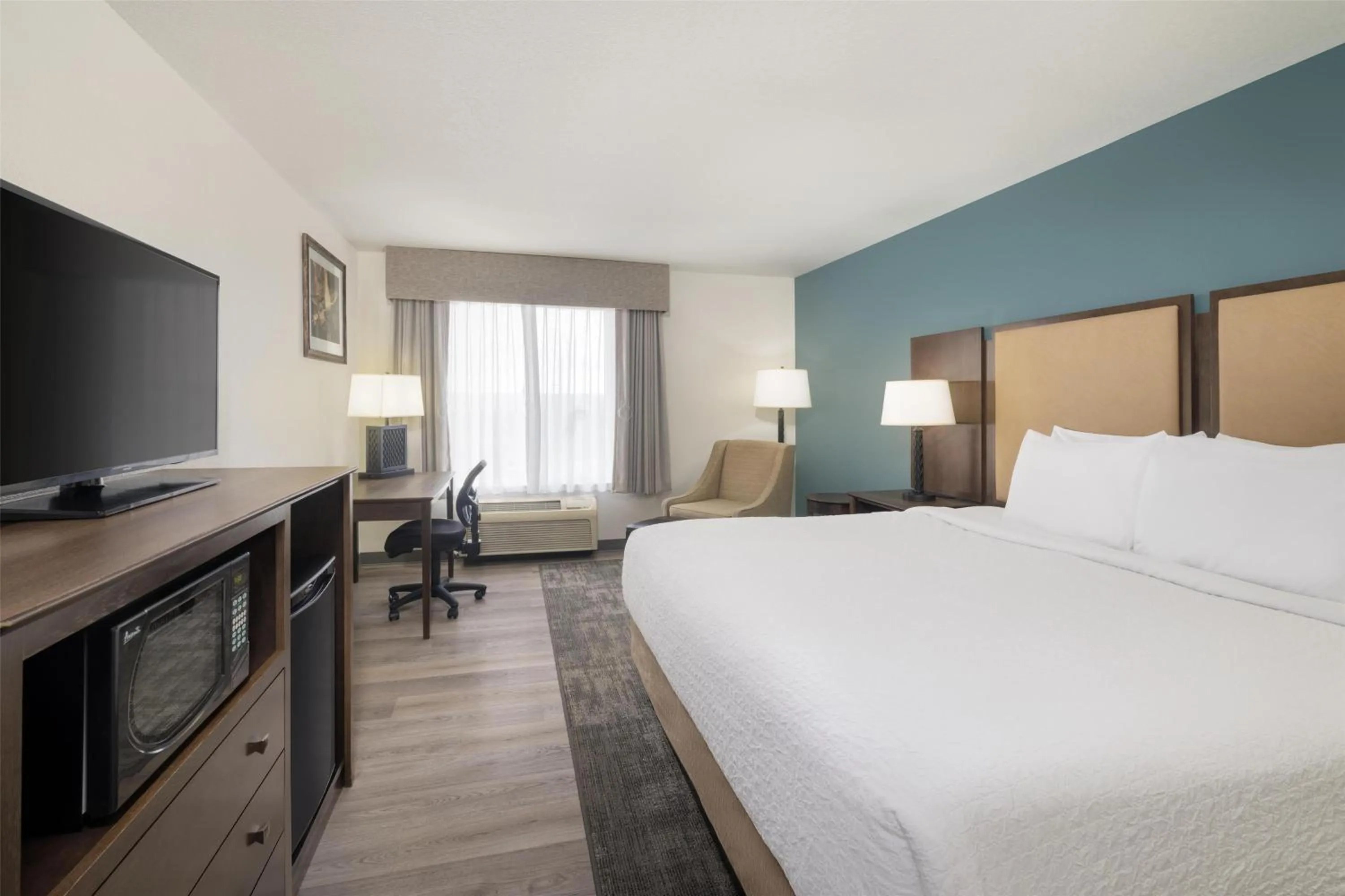 King Room with Shower Only in Best Western Plus Frontier Inn