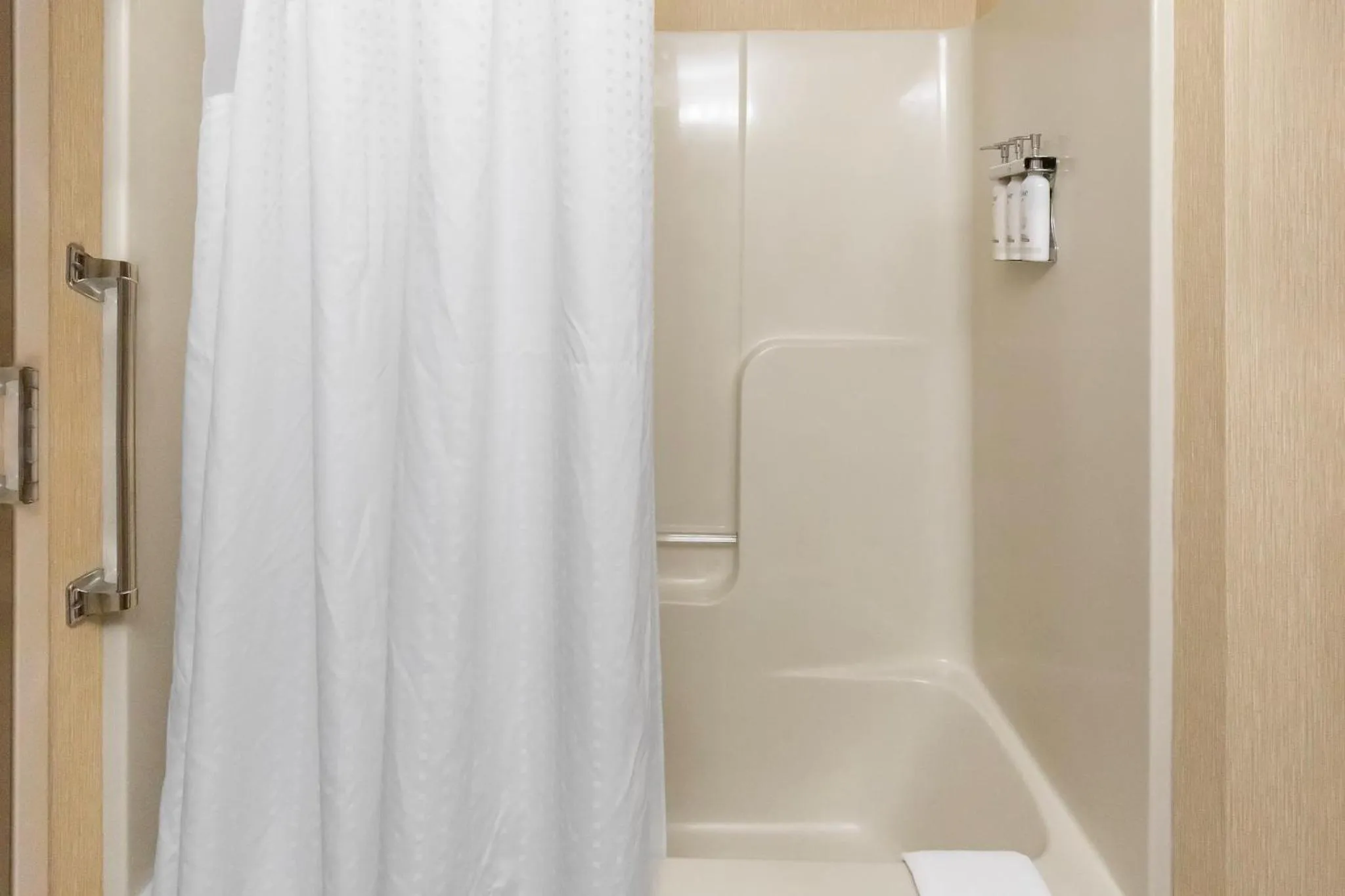 Standard Room in Holiday Inn Express - Ludlow - Chicopee Area by IHG