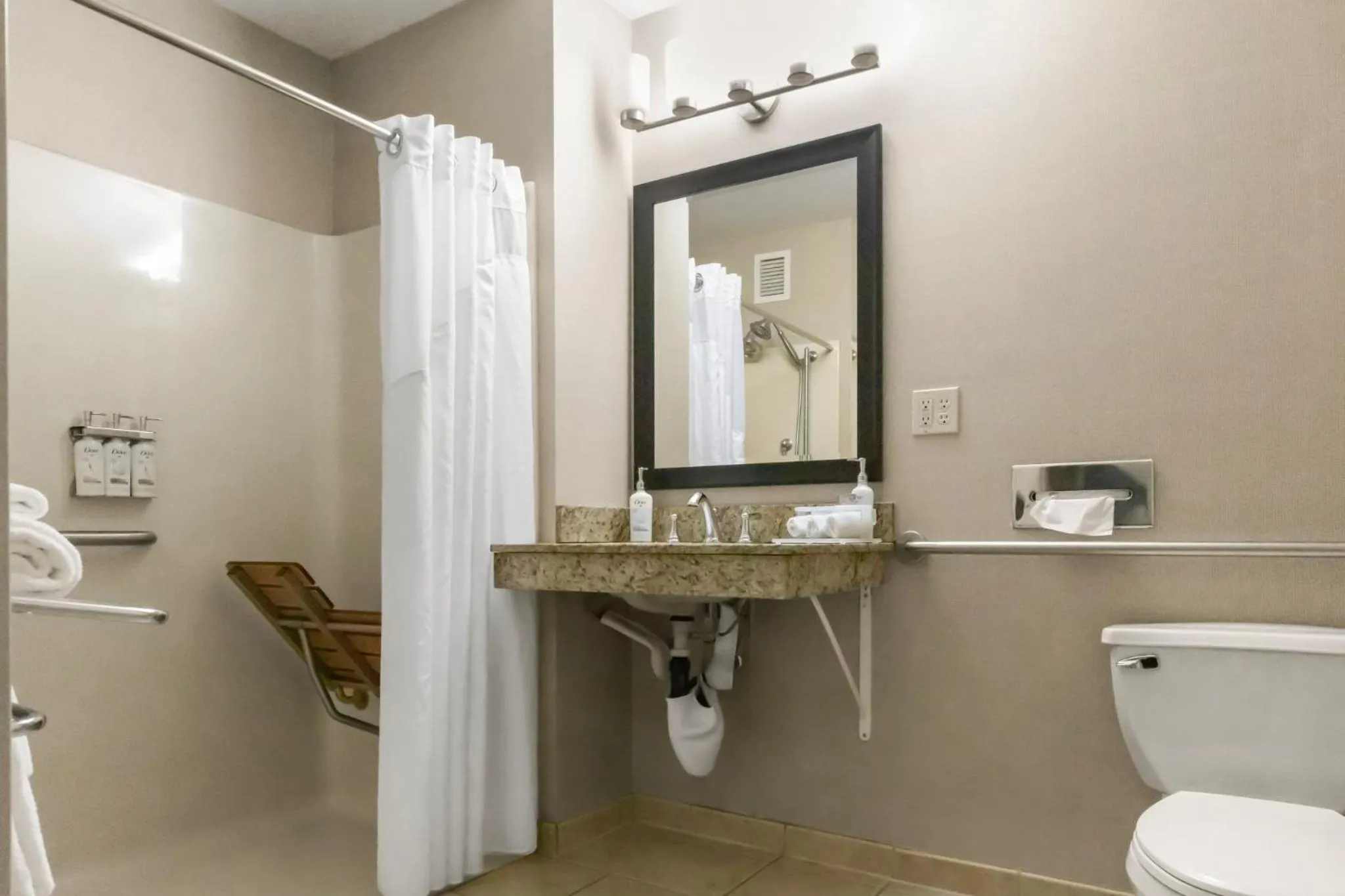 King Room with Roll in Shower - Hearing Accessible/Non-Smoking  in Holiday Inn Express - Ludlow - Chicopee Area by IHG