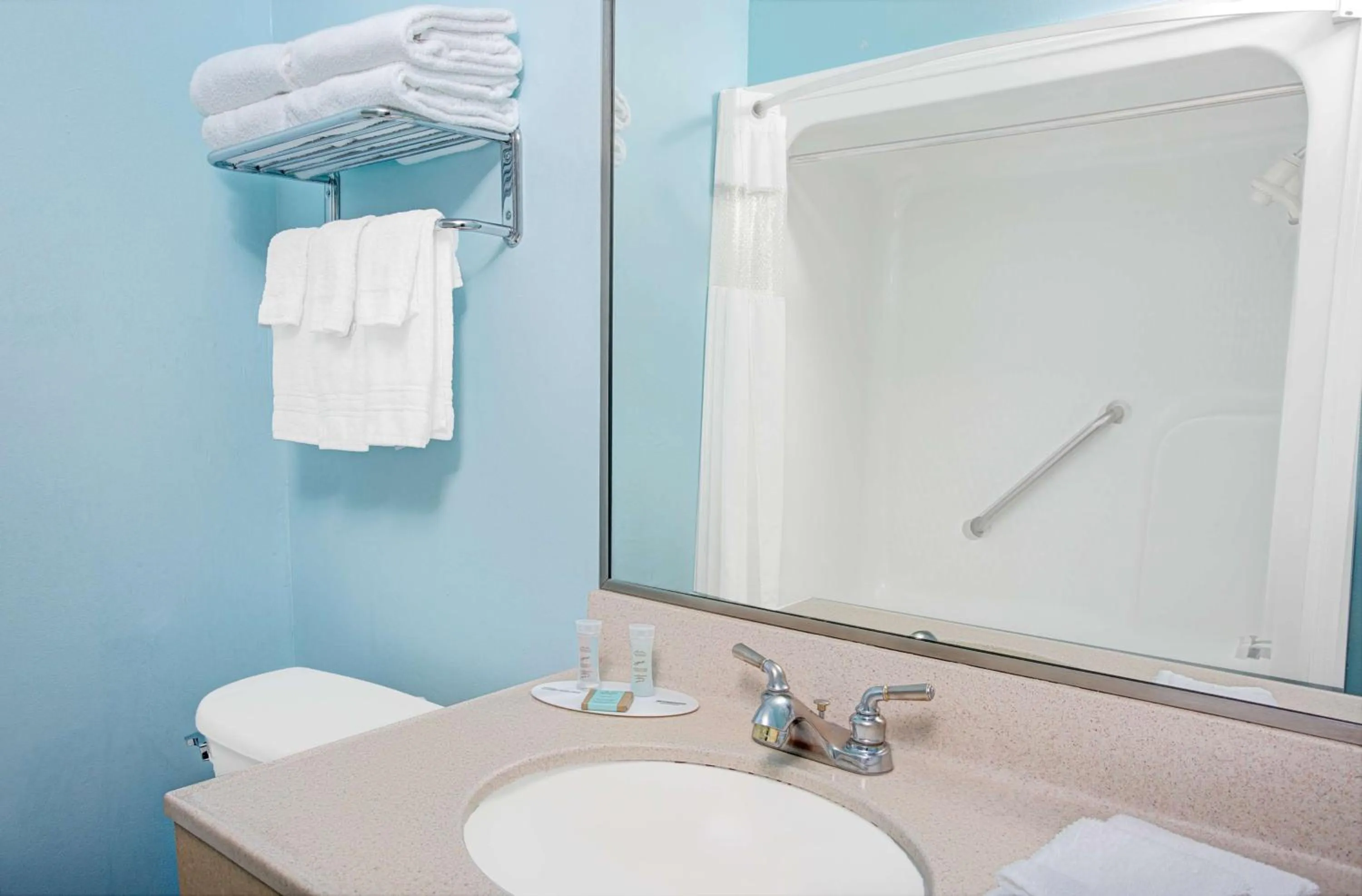 King Room - Non-Smoking in Travelodge by Wyndham Bishop