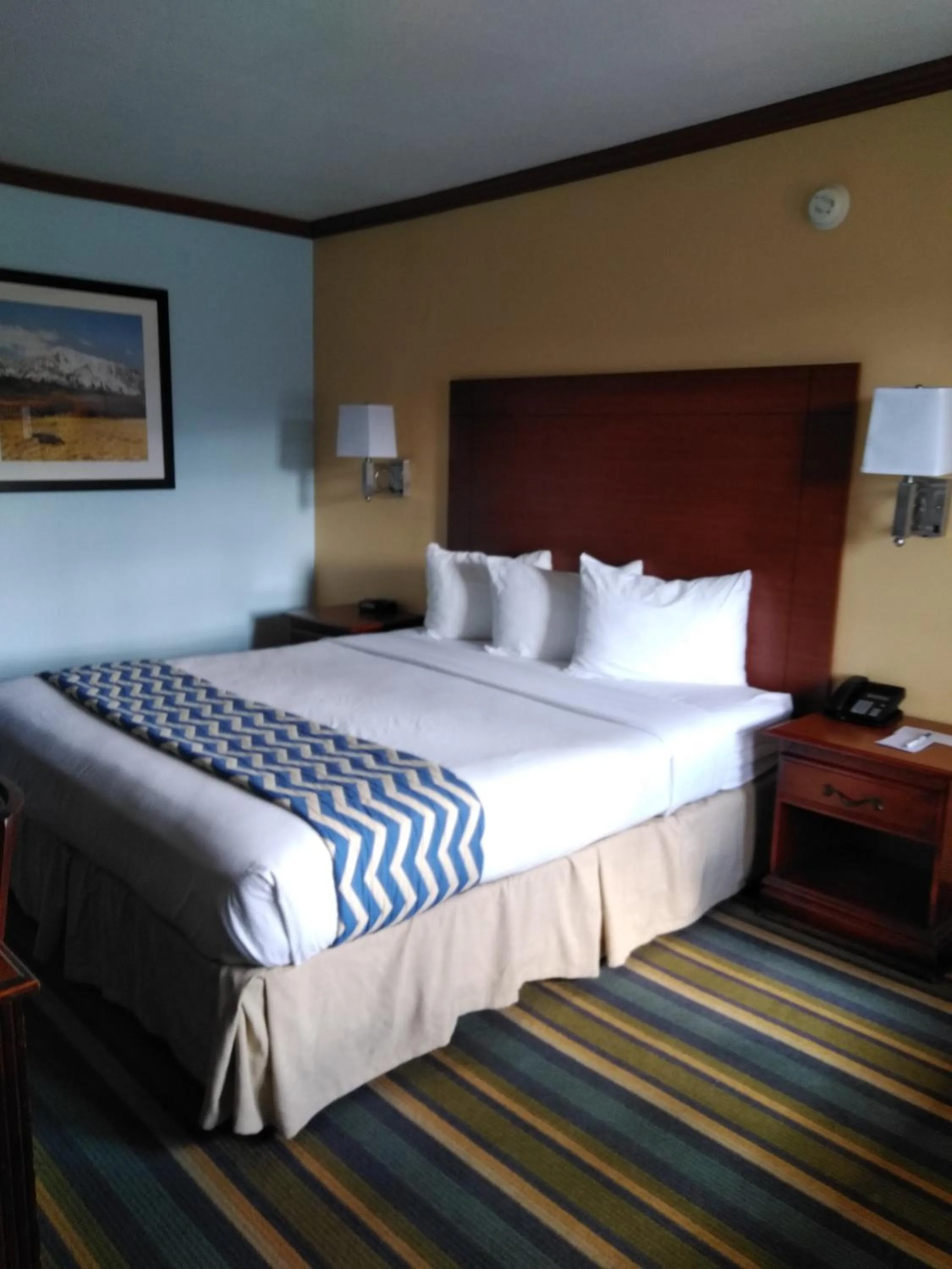 Two-Bedroom Suite - Non-Smoking in Travelodge by Wyndham Bishop