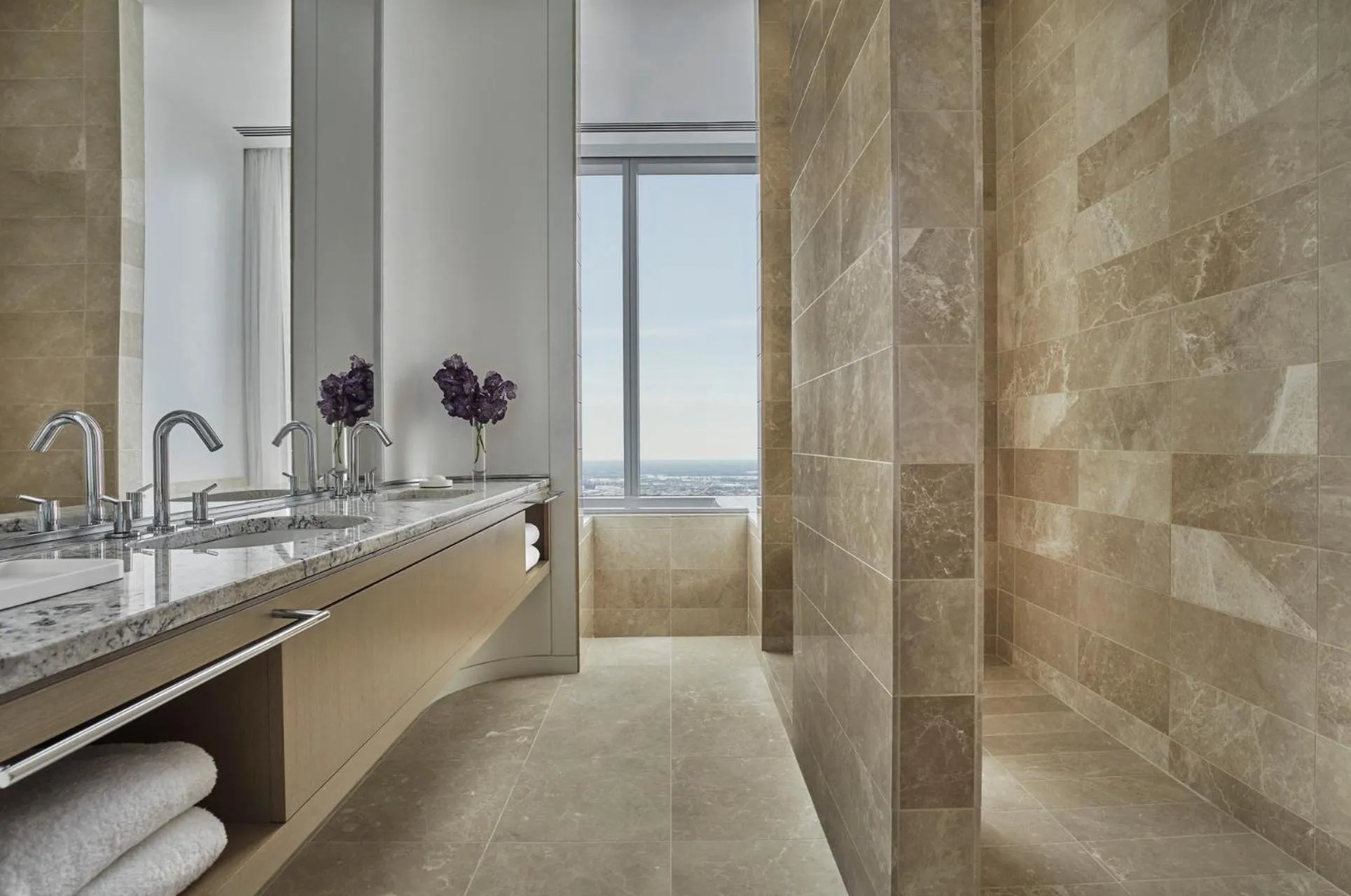 Accessible Premier Landmark Room with Two Double Beds in Four Seasons Hotel Philadelphia at Comcast Center